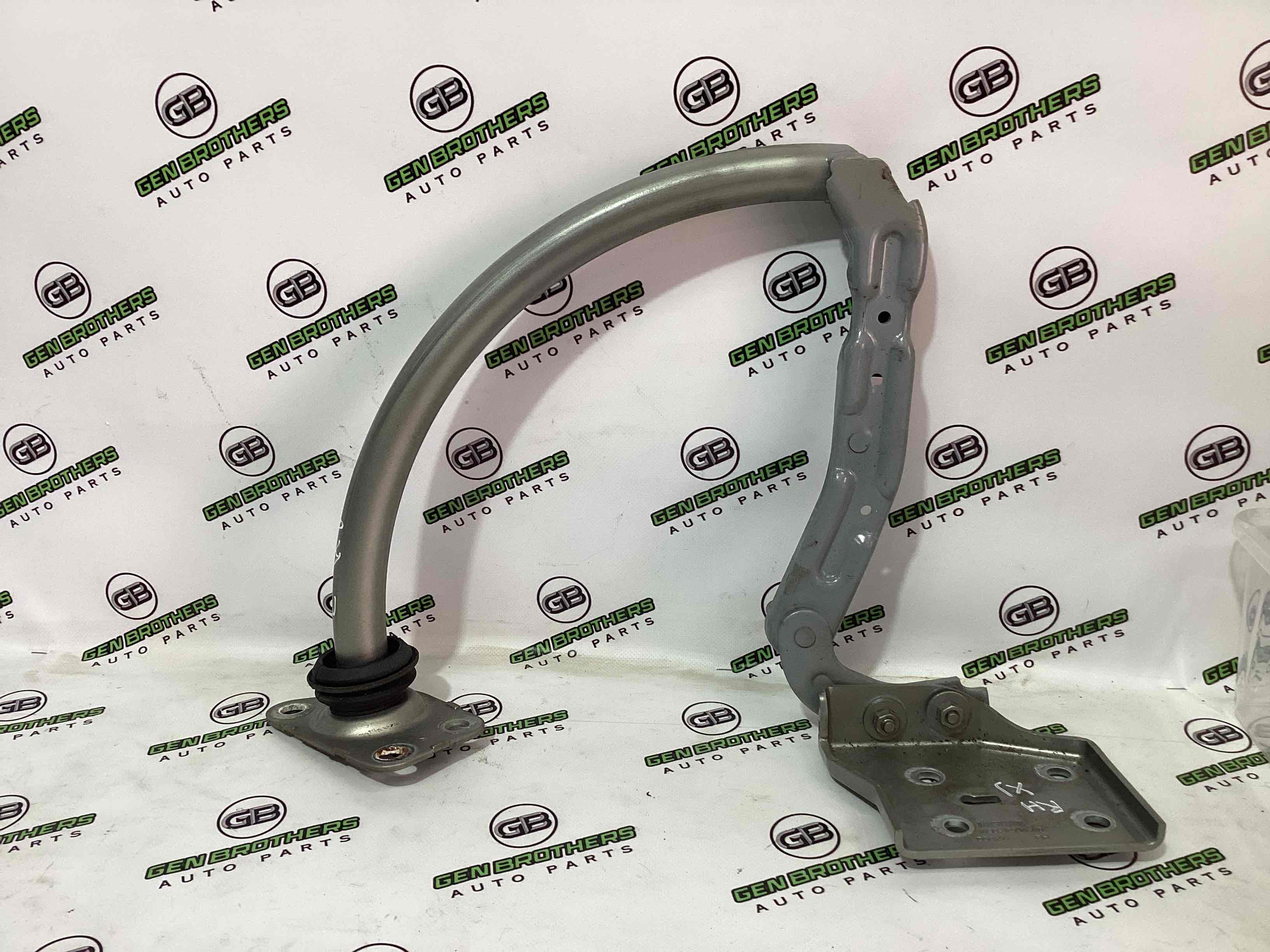 Петля кришки багажника, двері багажника