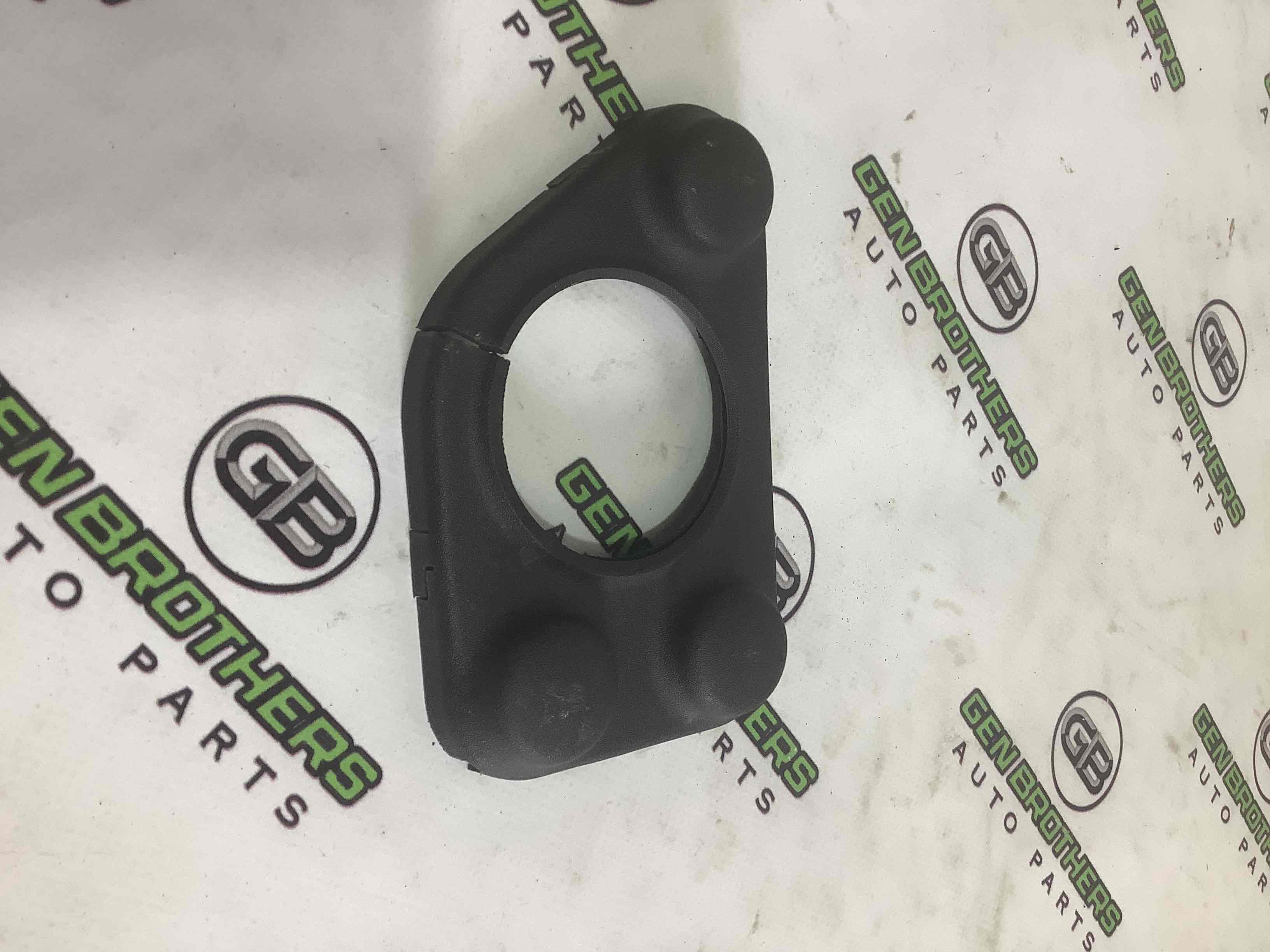 Петля кришки багажника, двері багажника