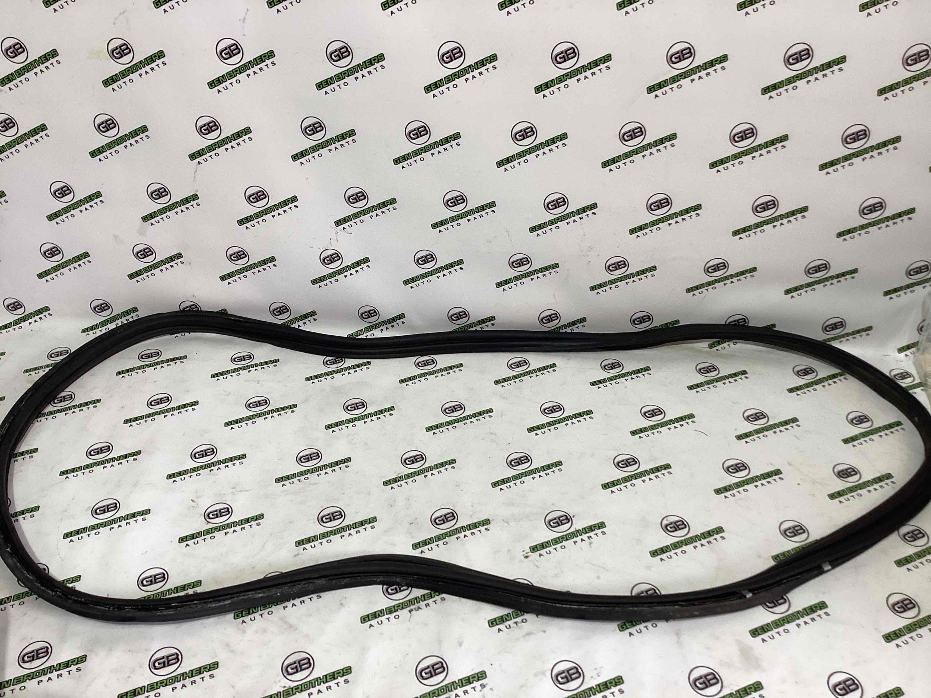 Ущільнювач кришки багажника, двері багажника