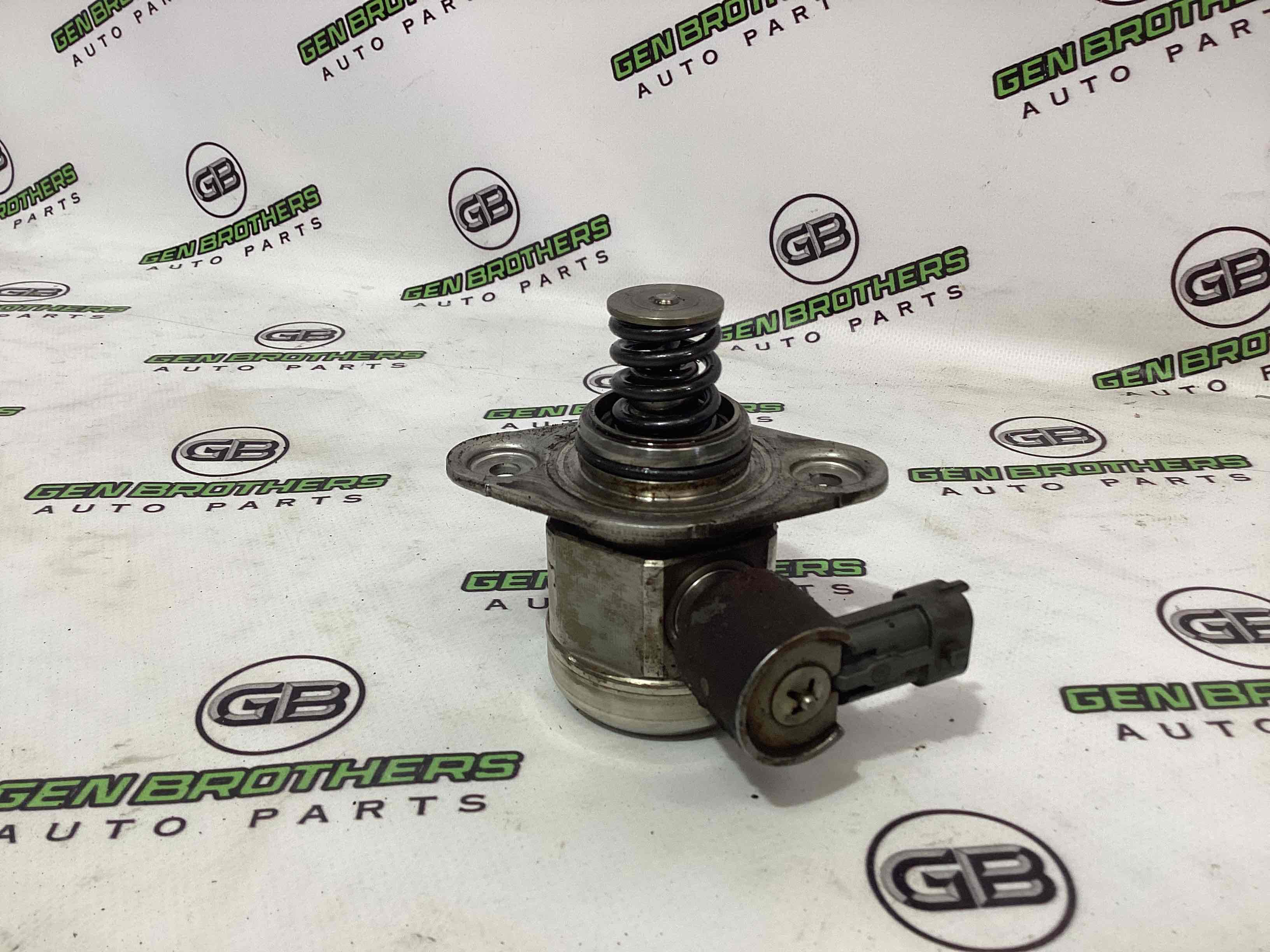 Насос паливний