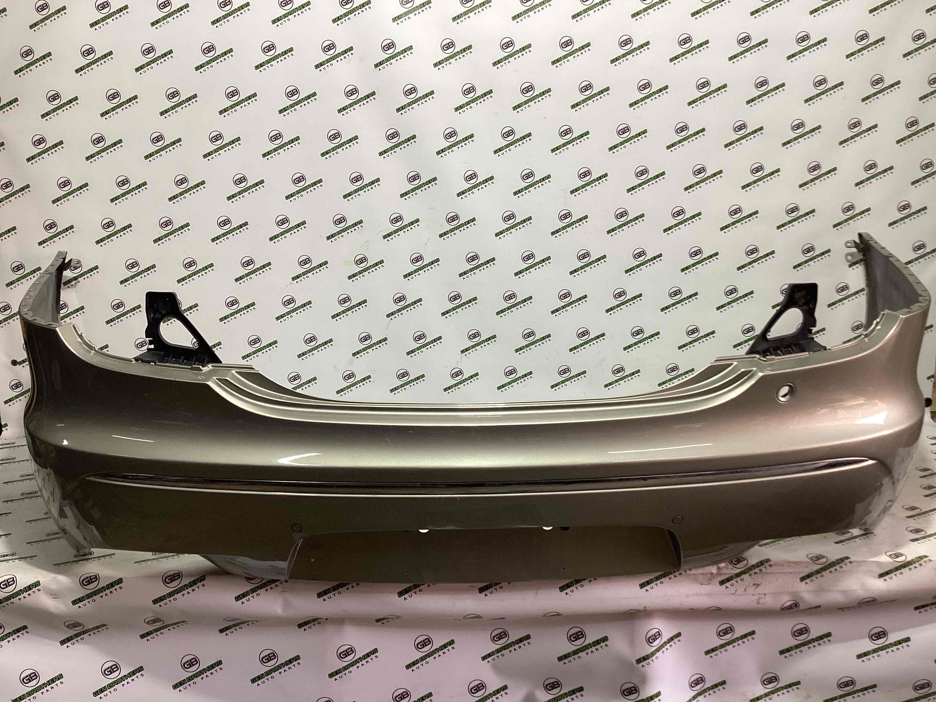 Бампер задній