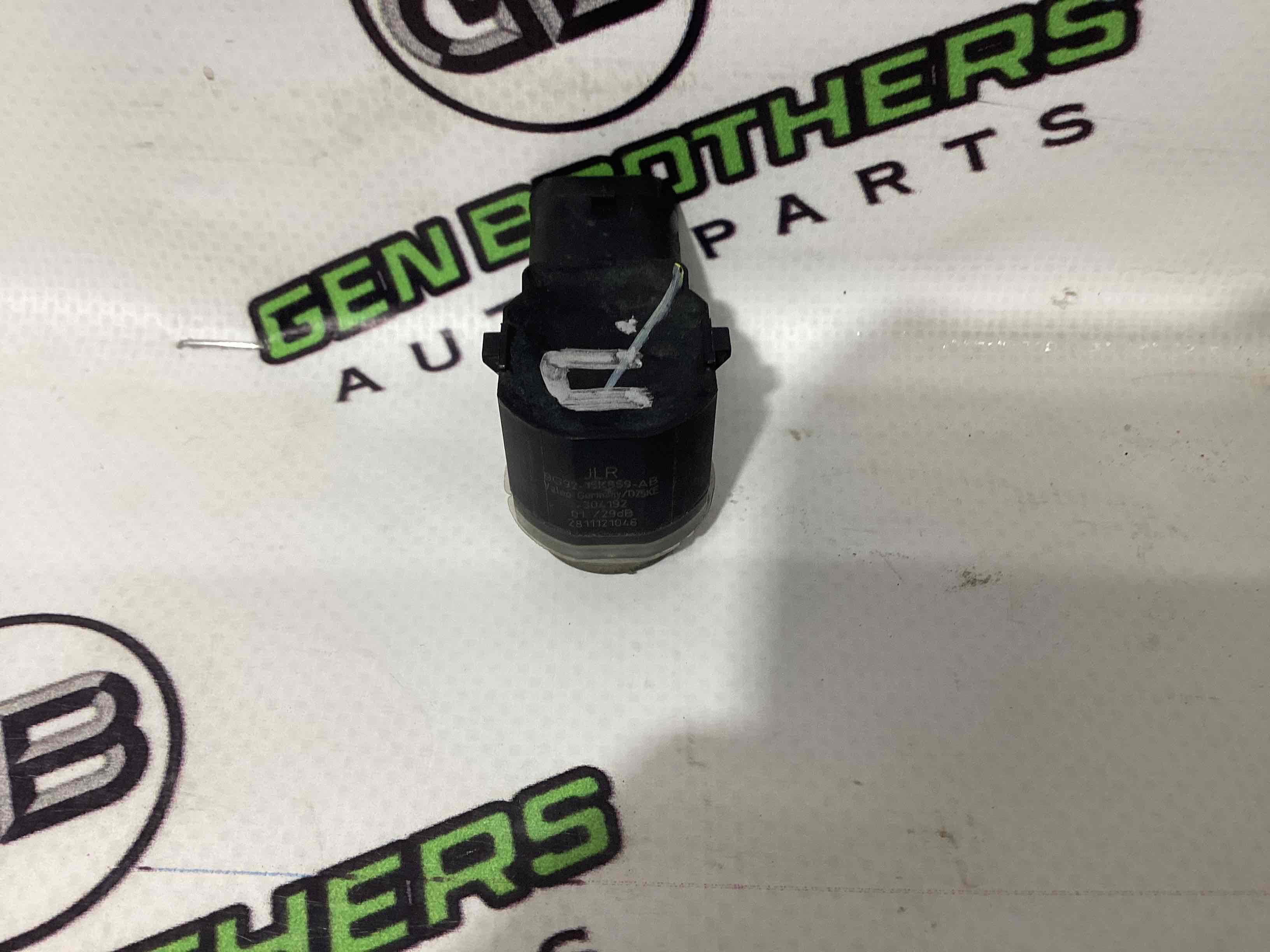 Парктронік, кріплення, корпус