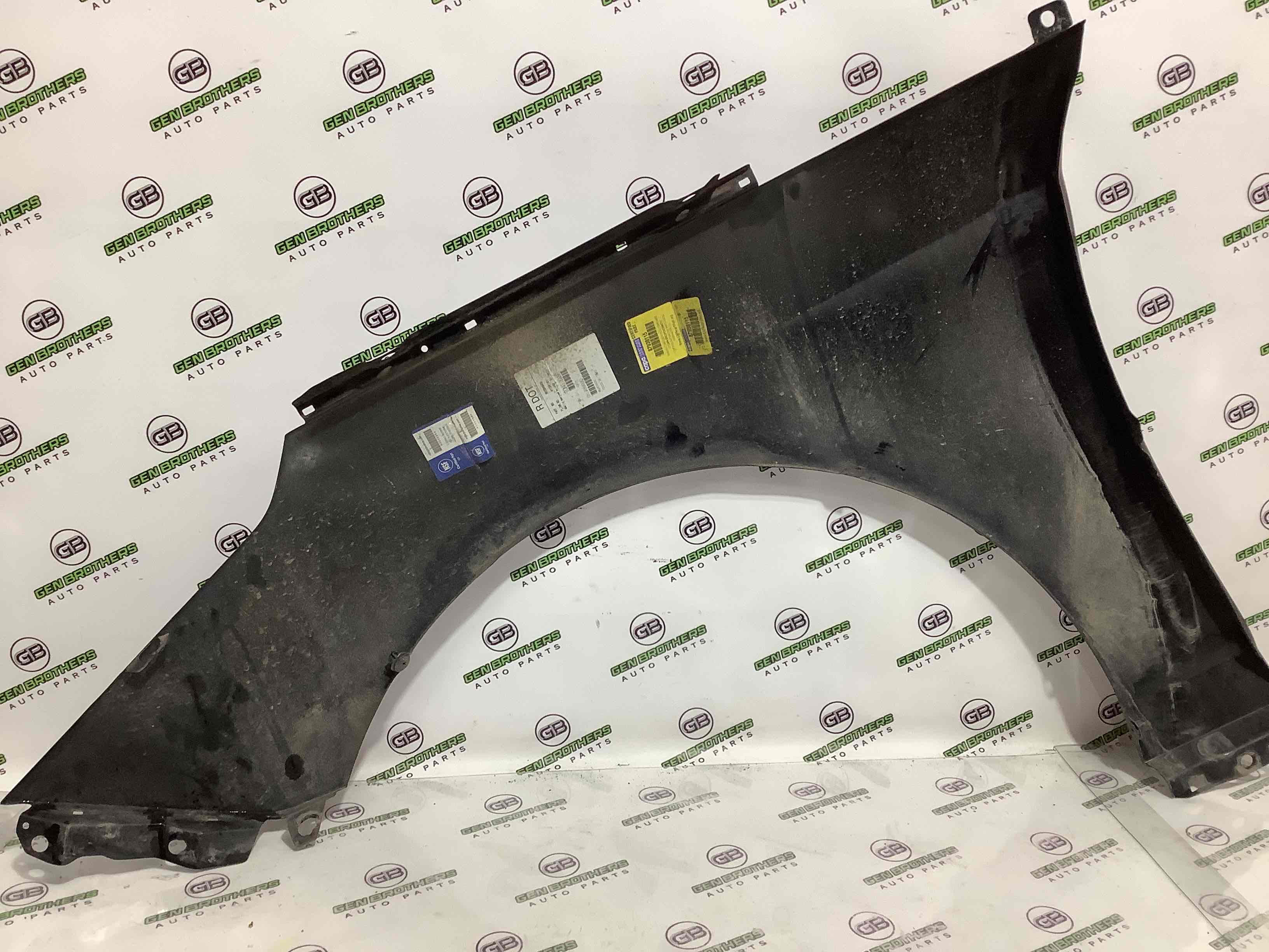 Крило переднє праве