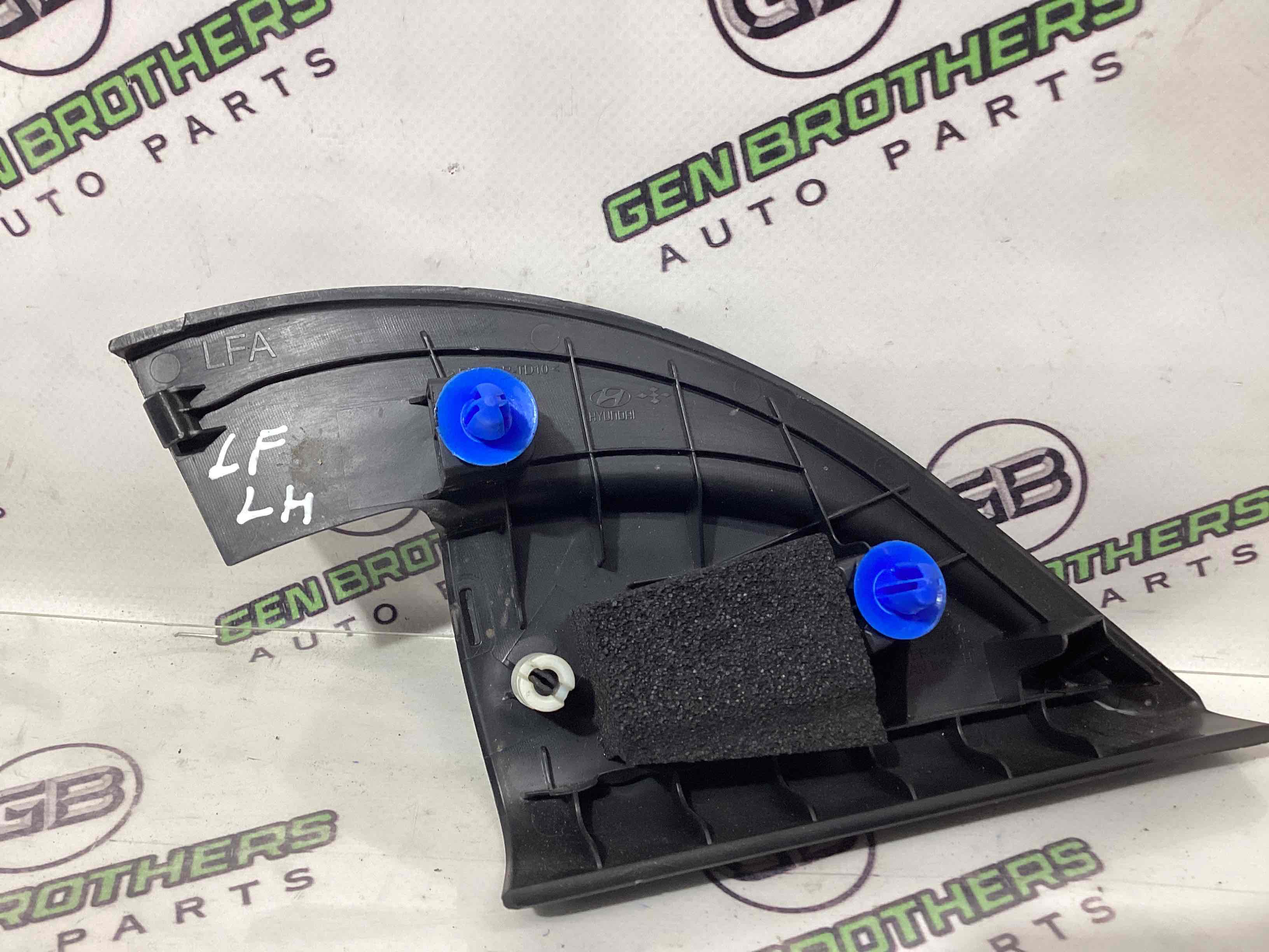 Корпус, накладка, кріплення лівого дзеркала