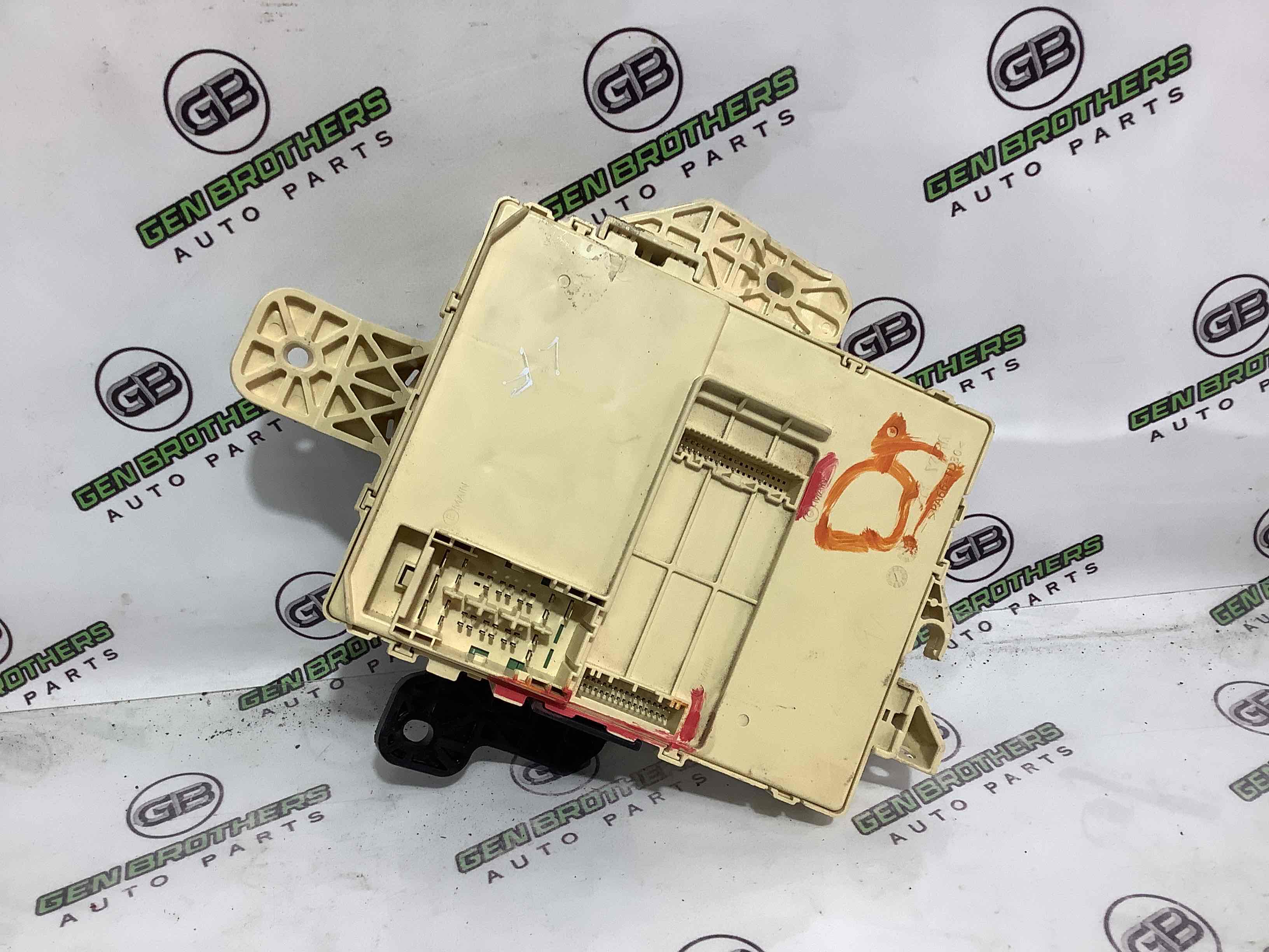 Блок запобіжників (блок реле)