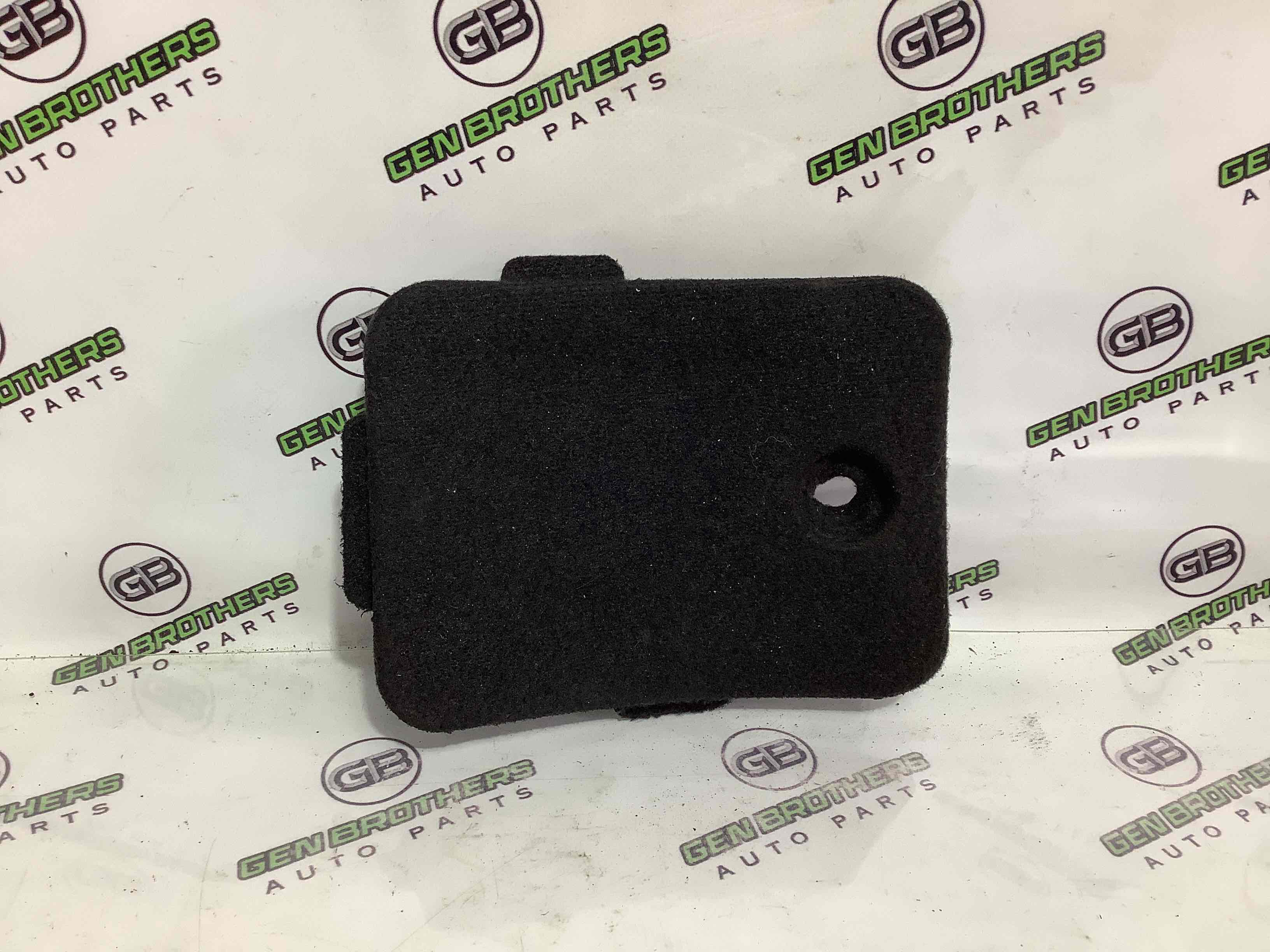 Елементи оздоблення багажника