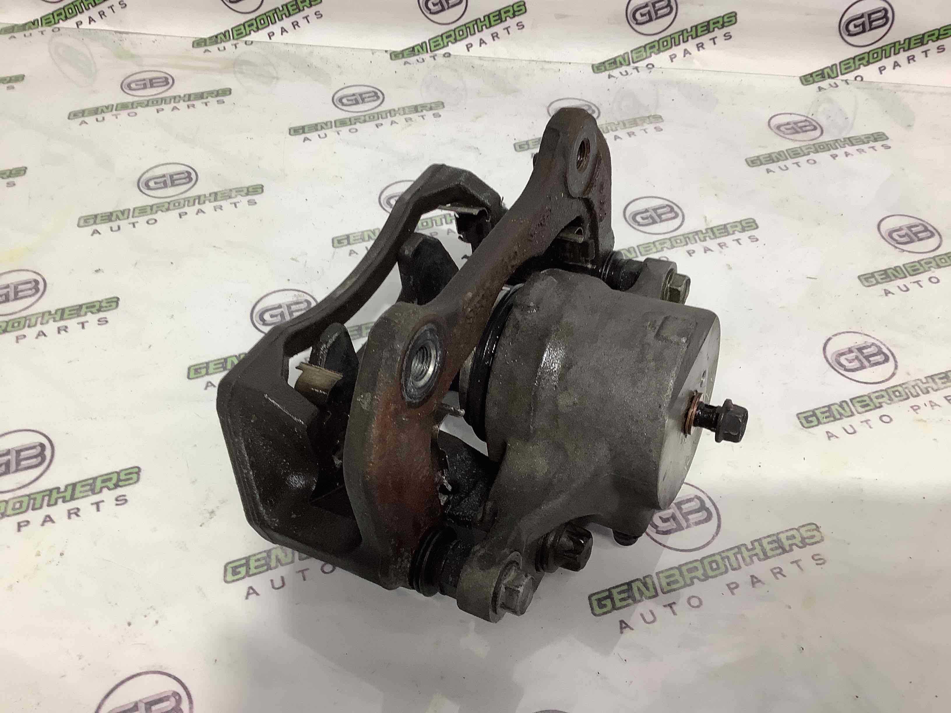 Супорт передній правий