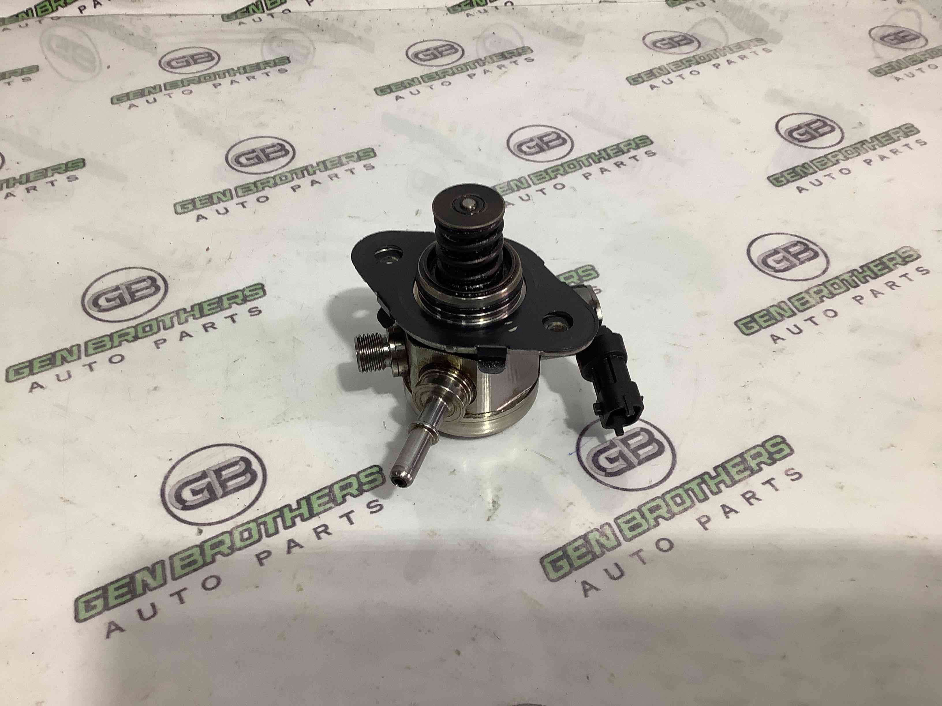 Насос паливний