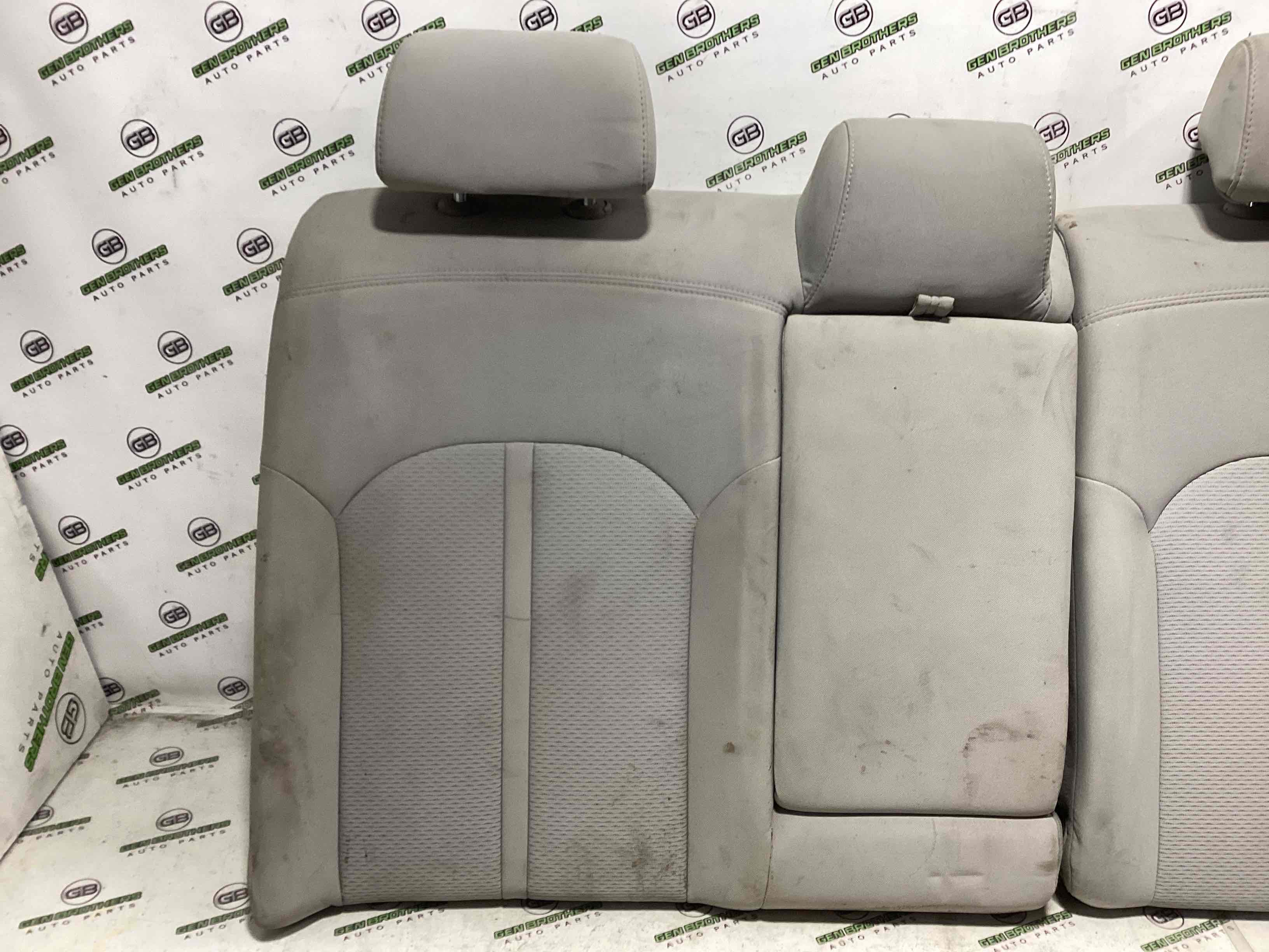 Задній ряд сидінь