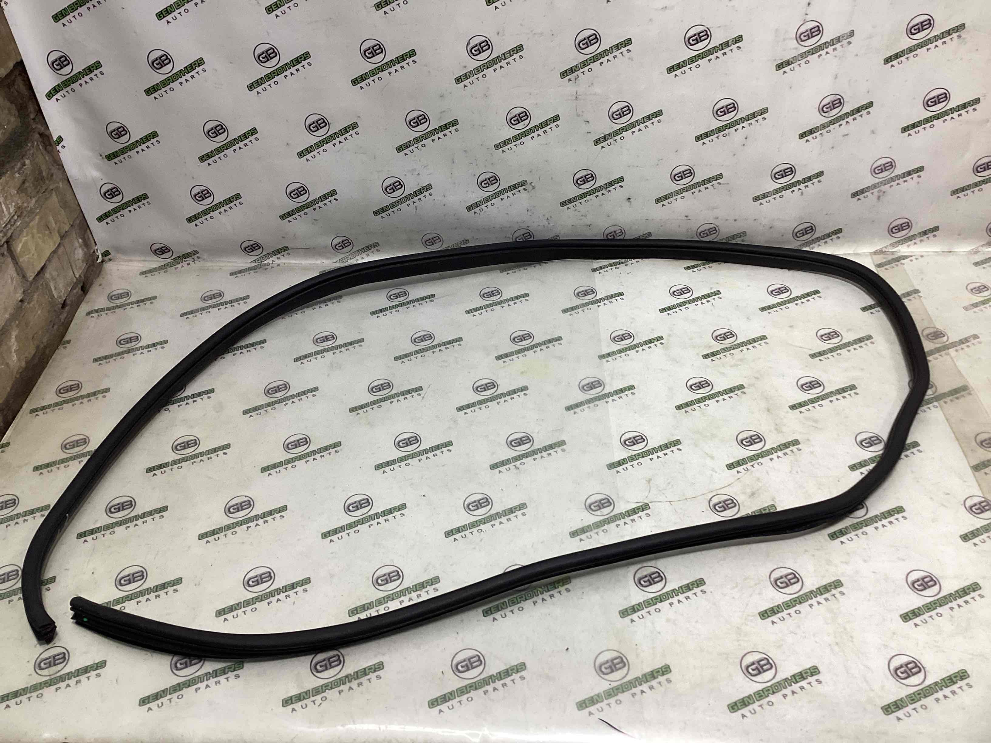 Ущільнювач скла, двері