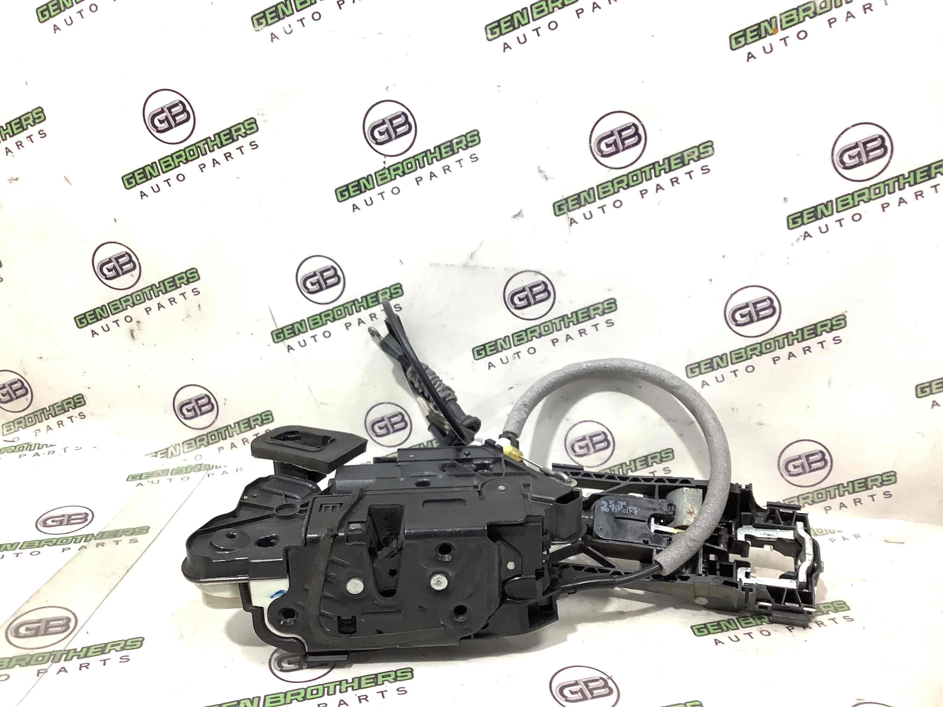 Замок дверей передньої лівої