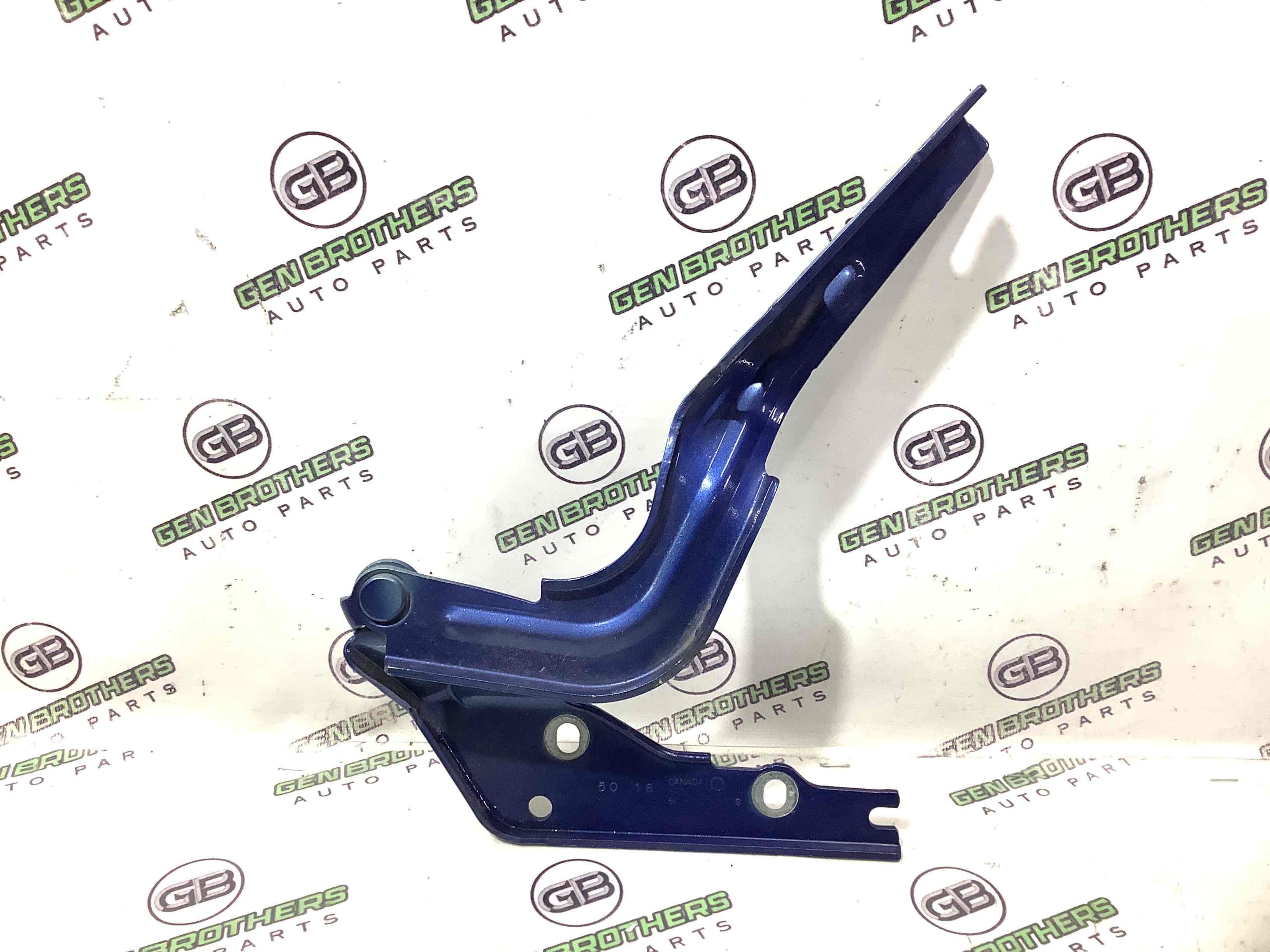 Петля капота, кронштейн капота