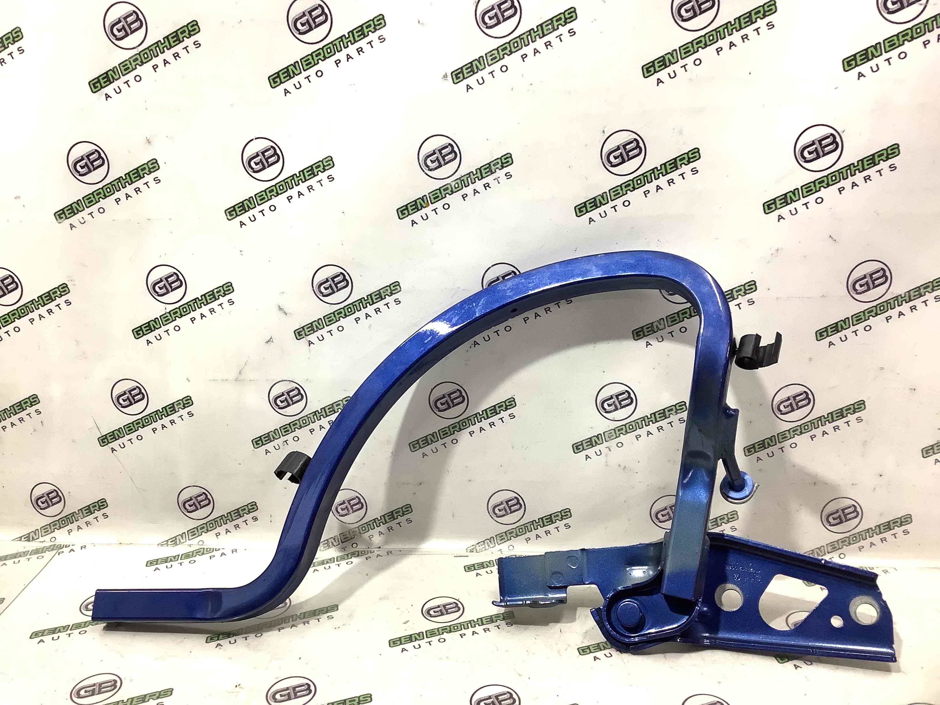 Петля кришки багажника, двері багажника