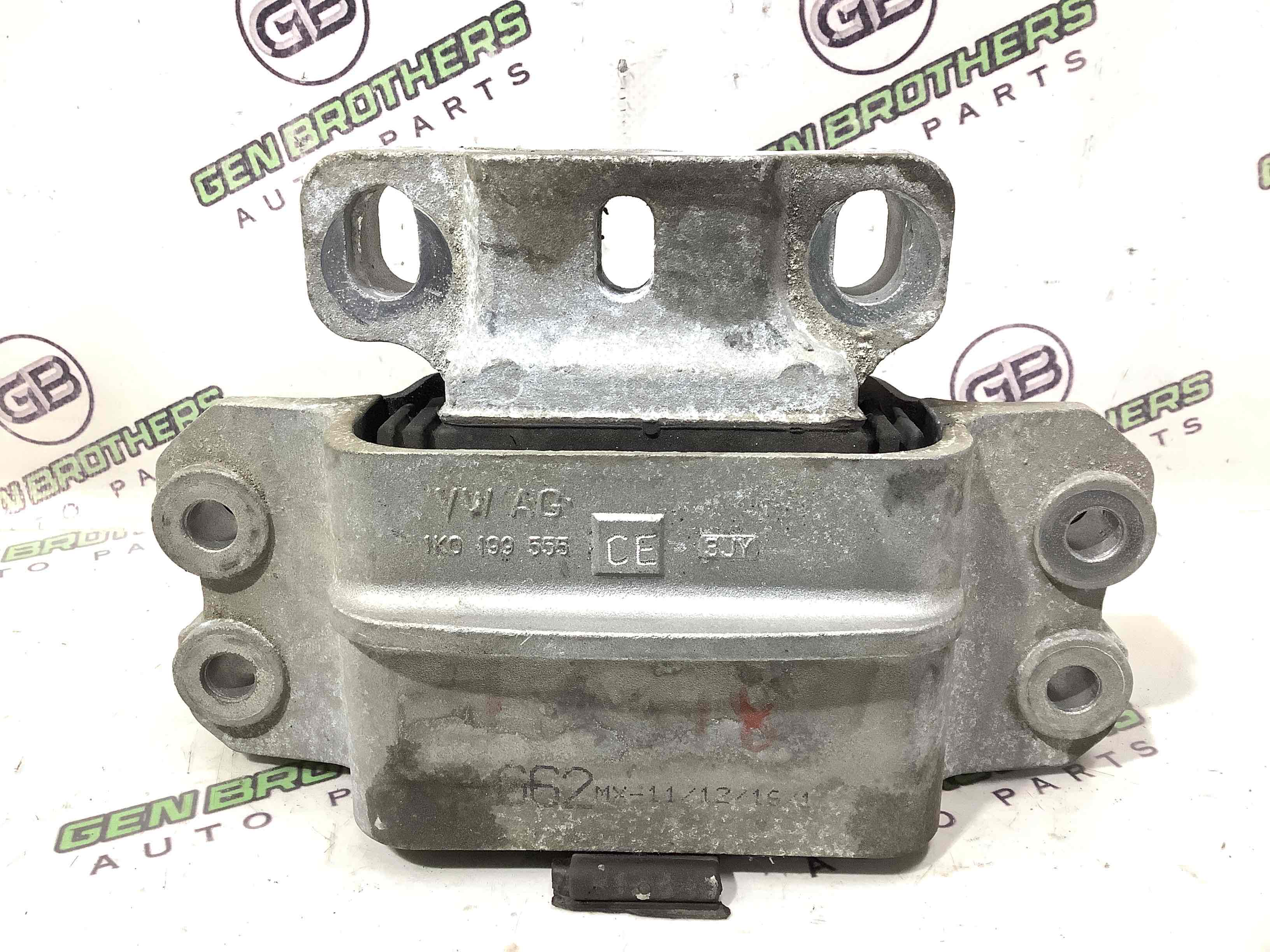 Подушка кріплення двигуна