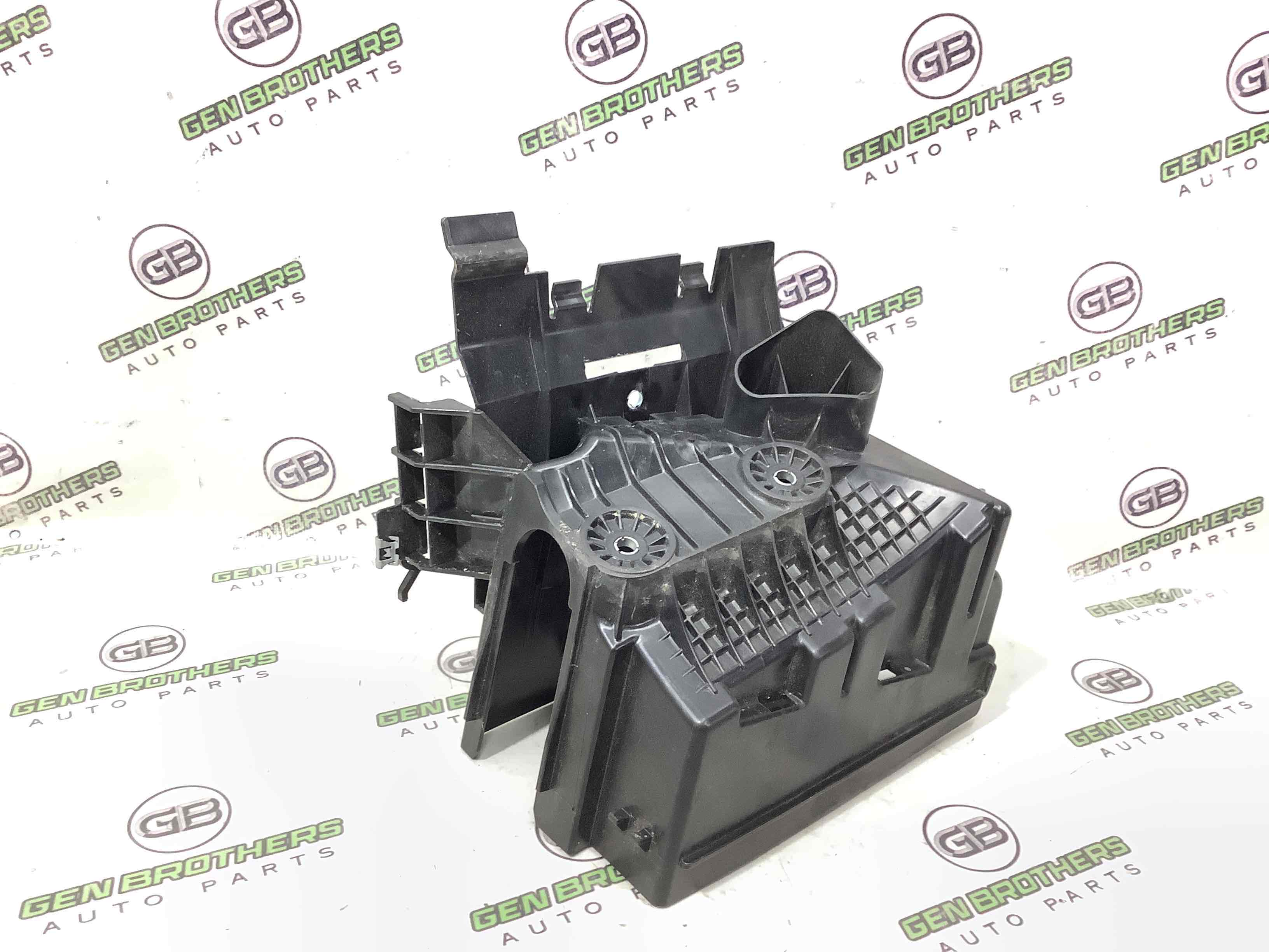 Кришка корпус блоку запобіжників