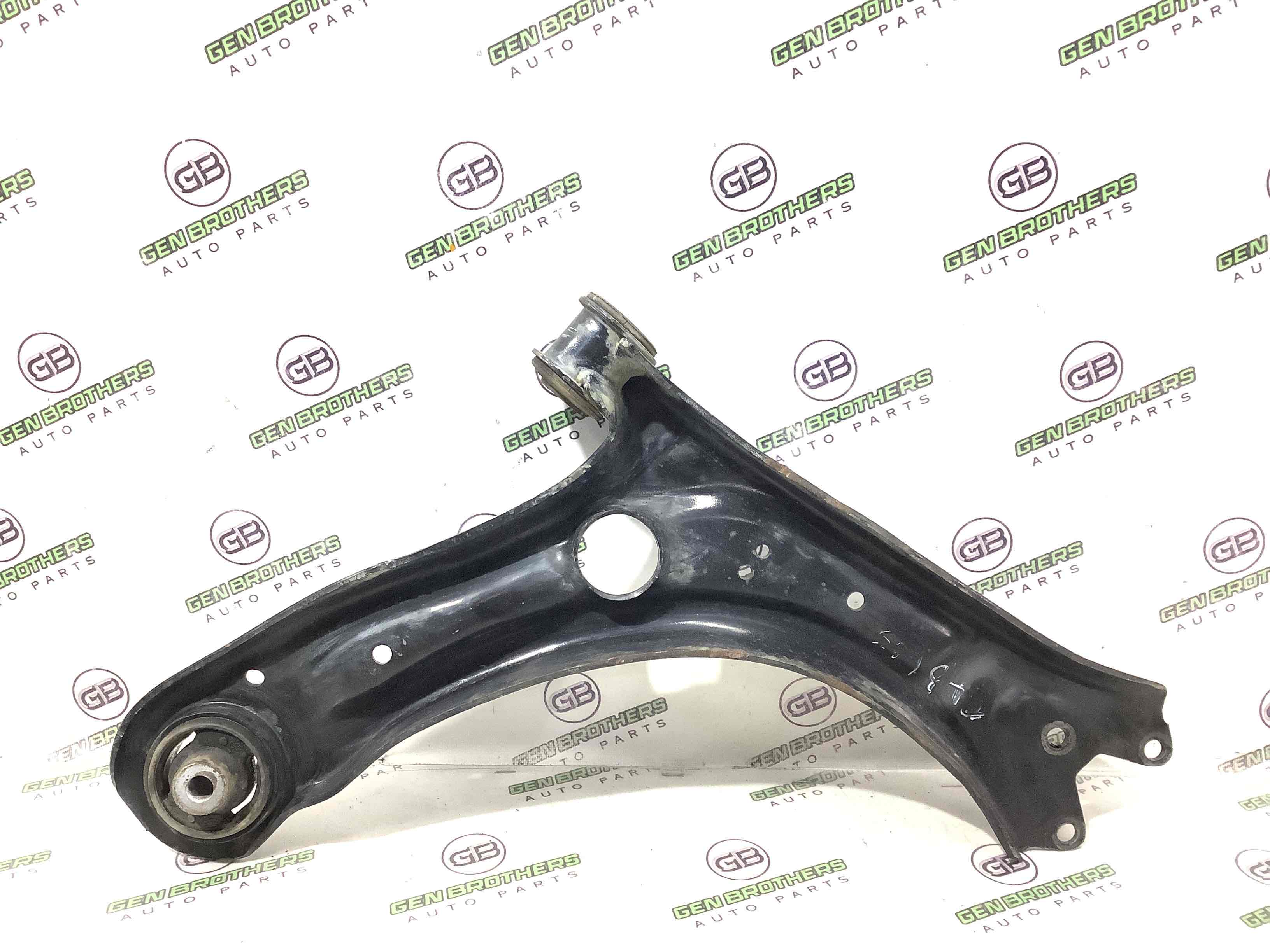 Важіль передній лівий