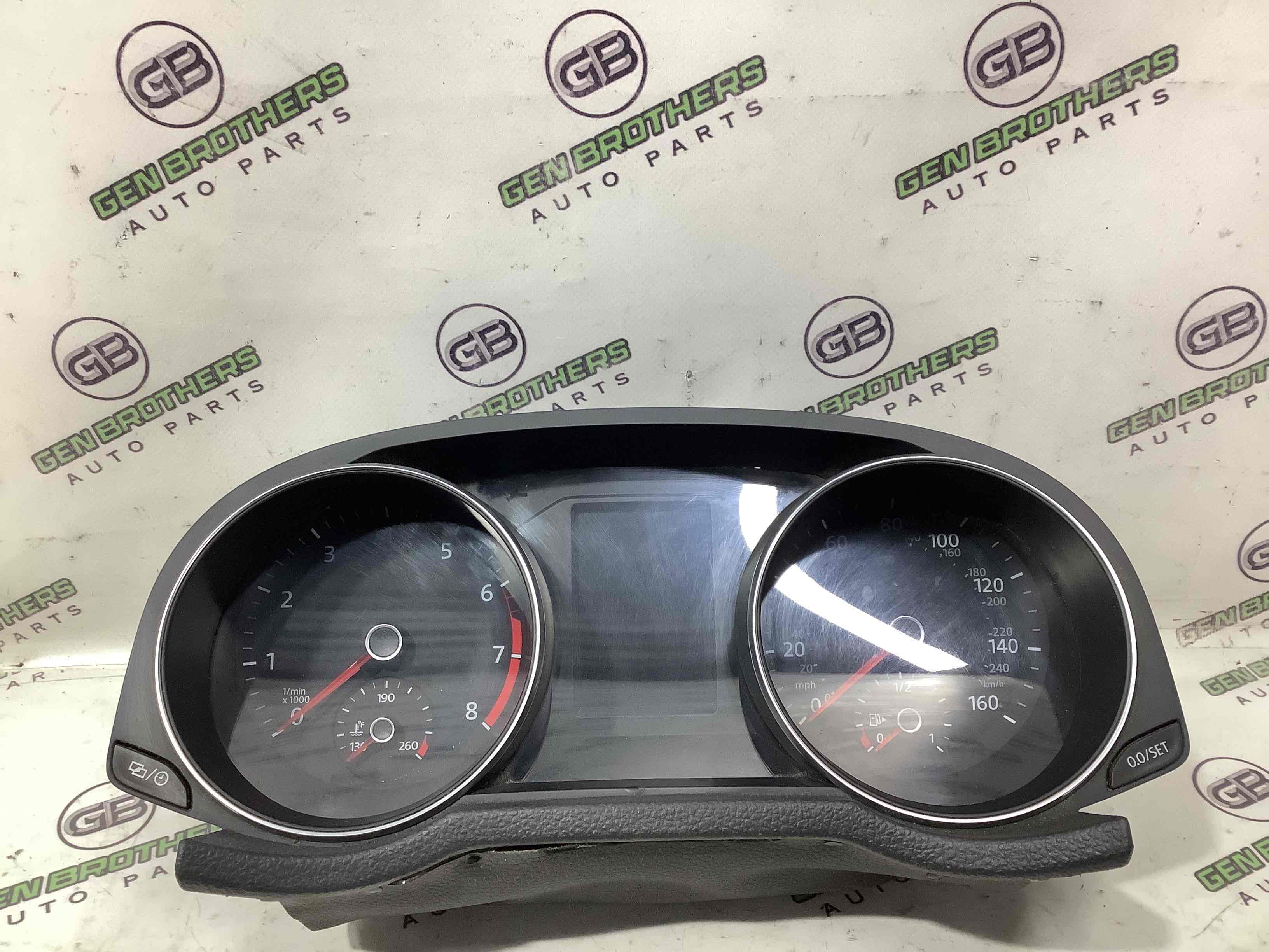 Щиток приладів панель приладів