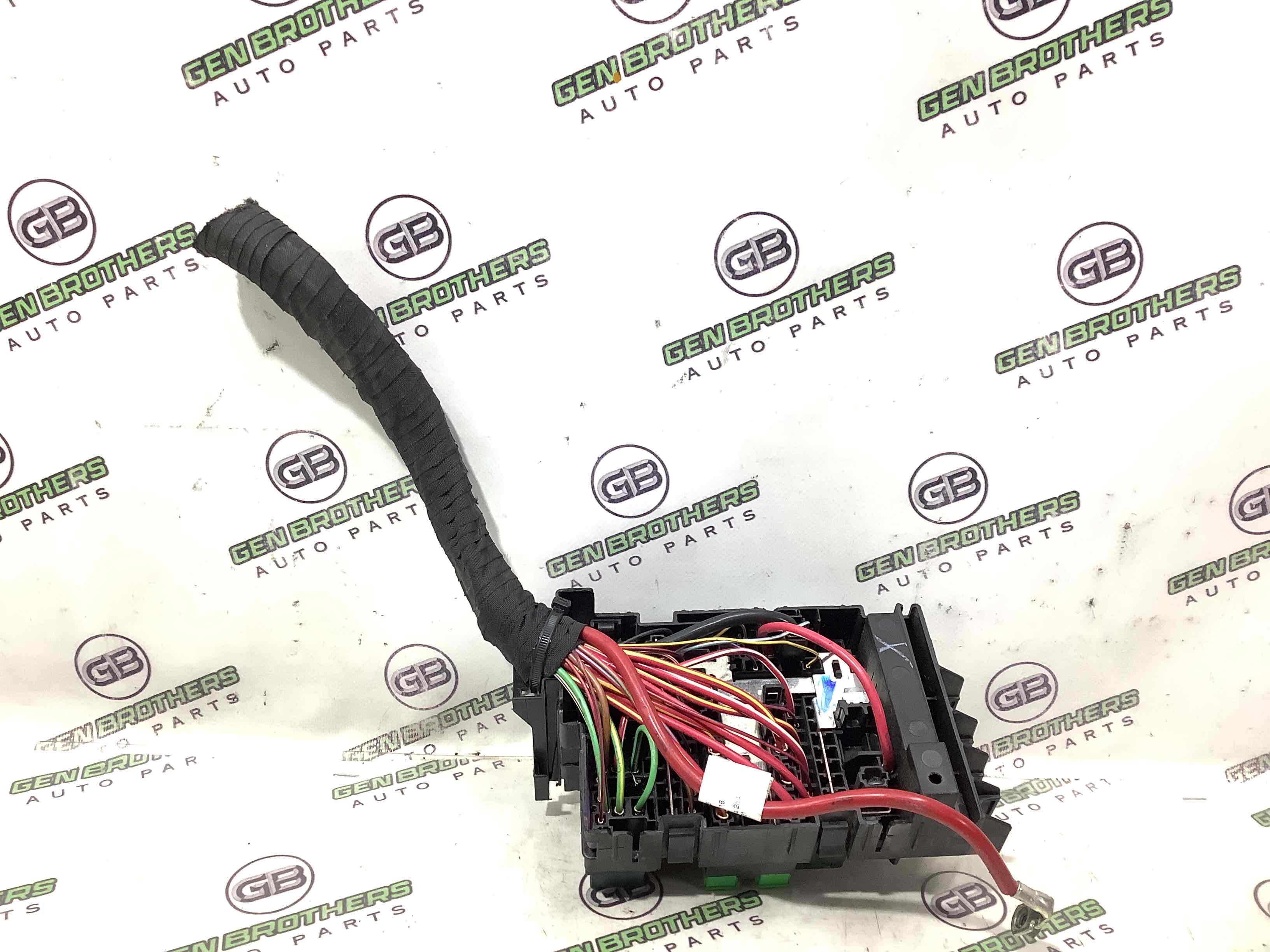 Блок запобіжників (блок реле)