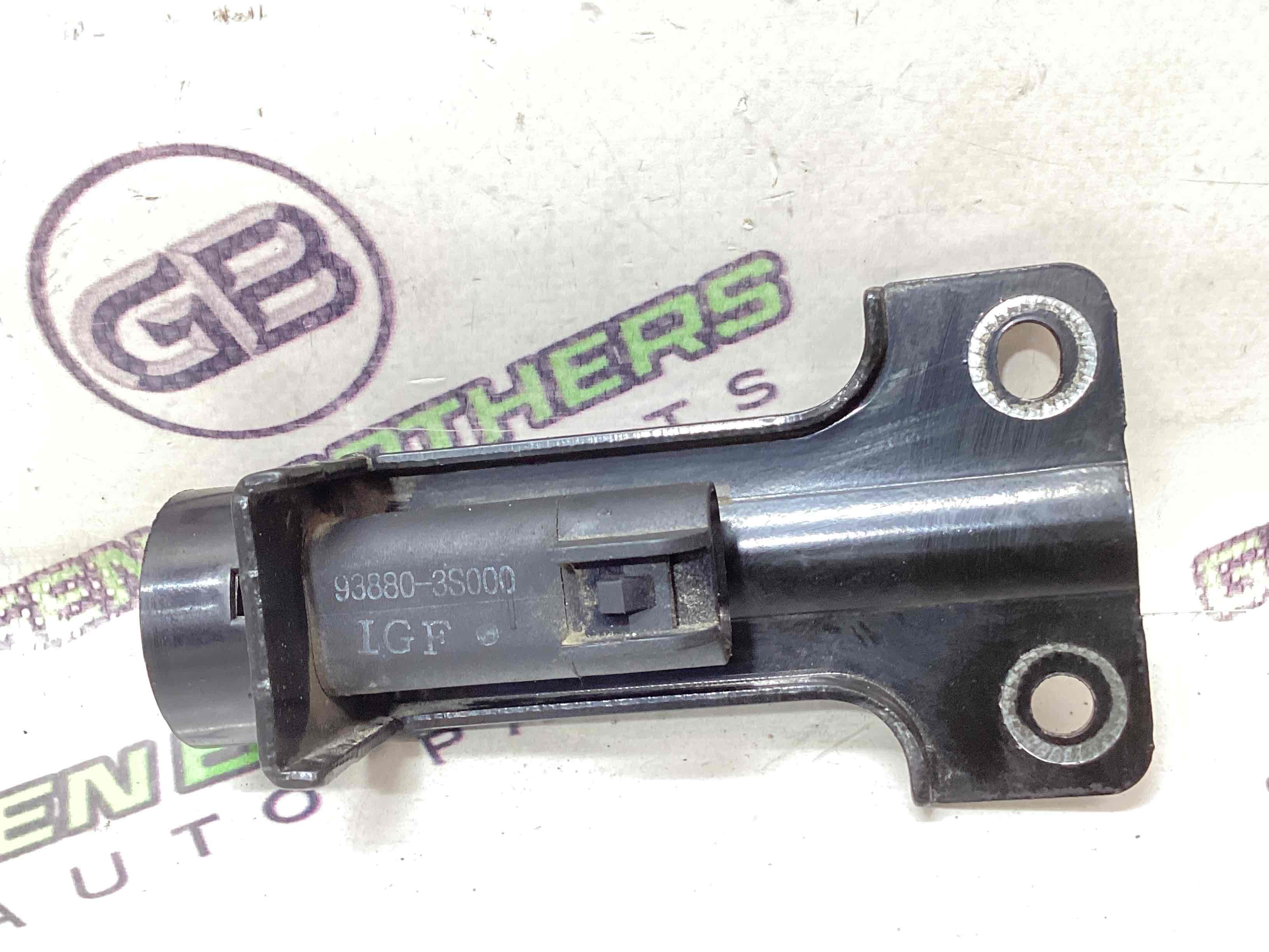 Датчик открытия капота