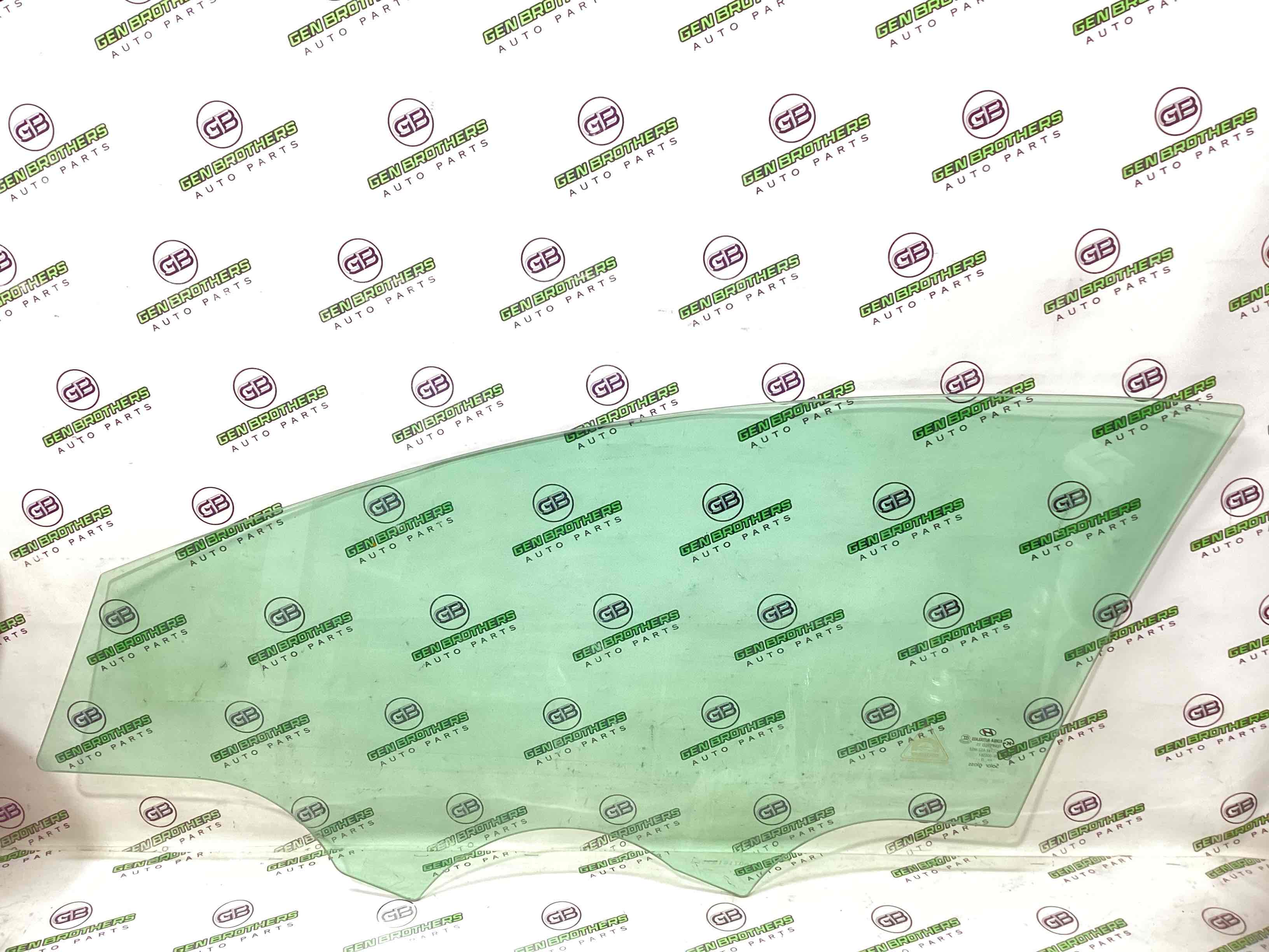 Стекло переднее правое