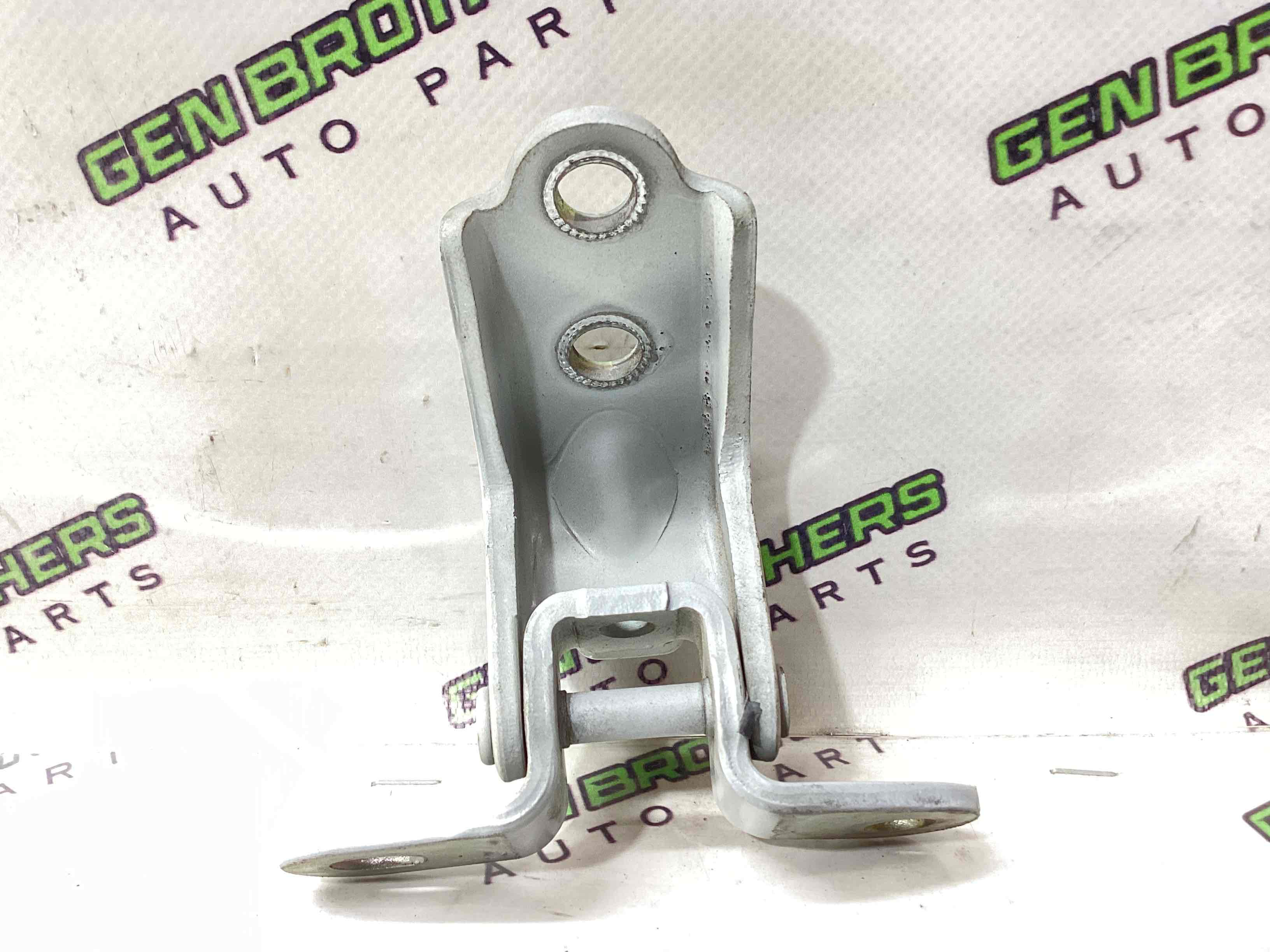 Петля двери, замок двери