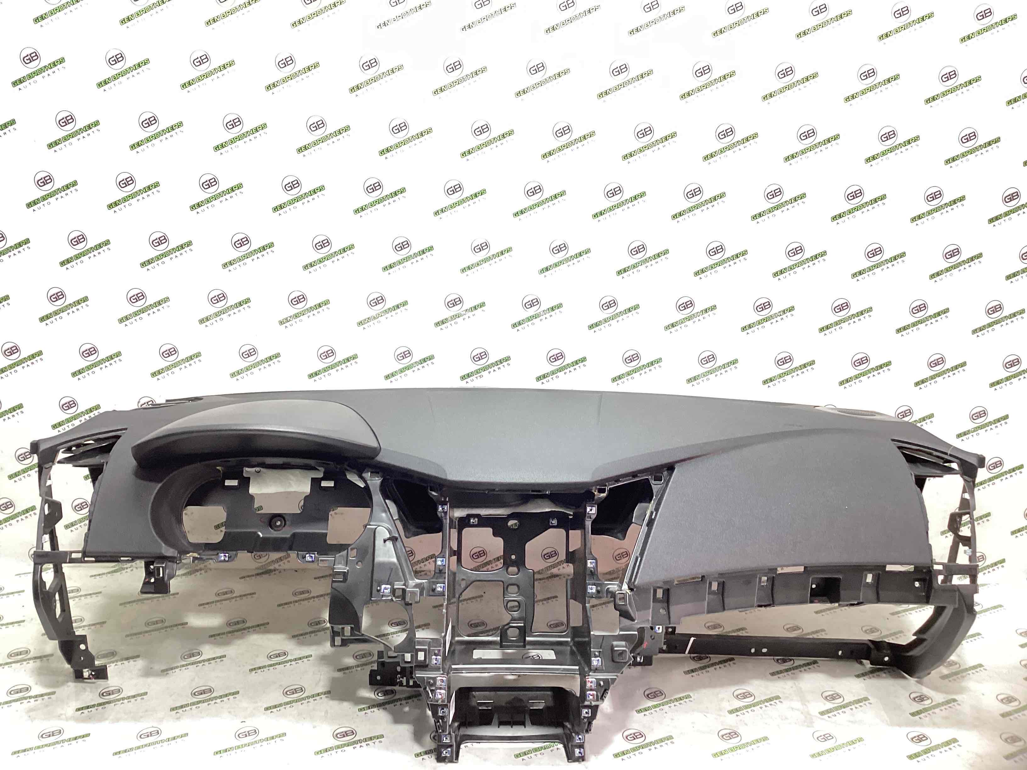 Панель передняя салона торпедо