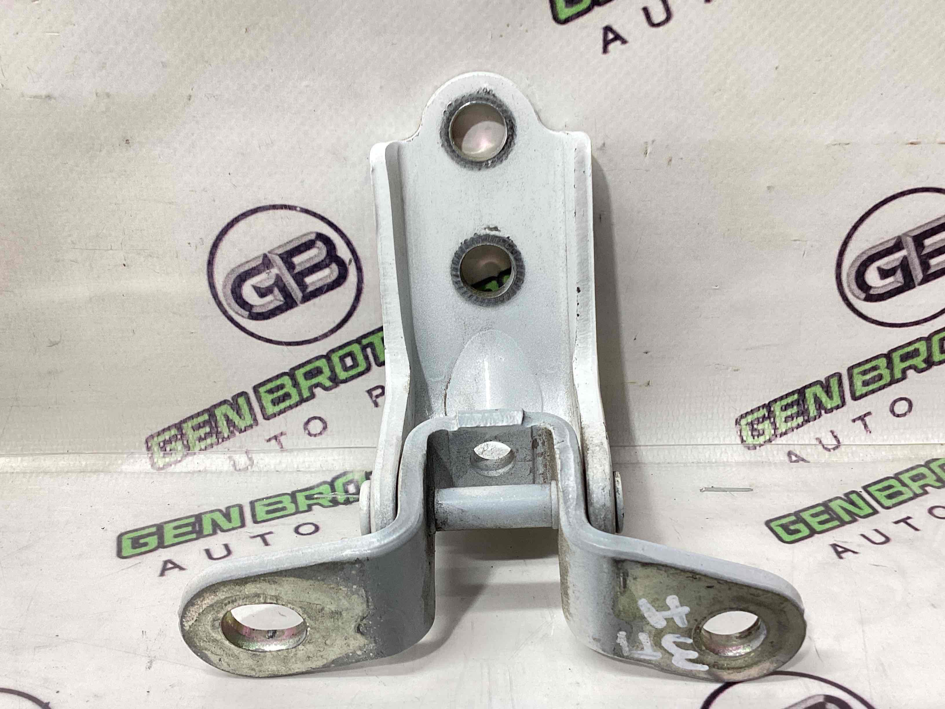 Петля двери, замок двери