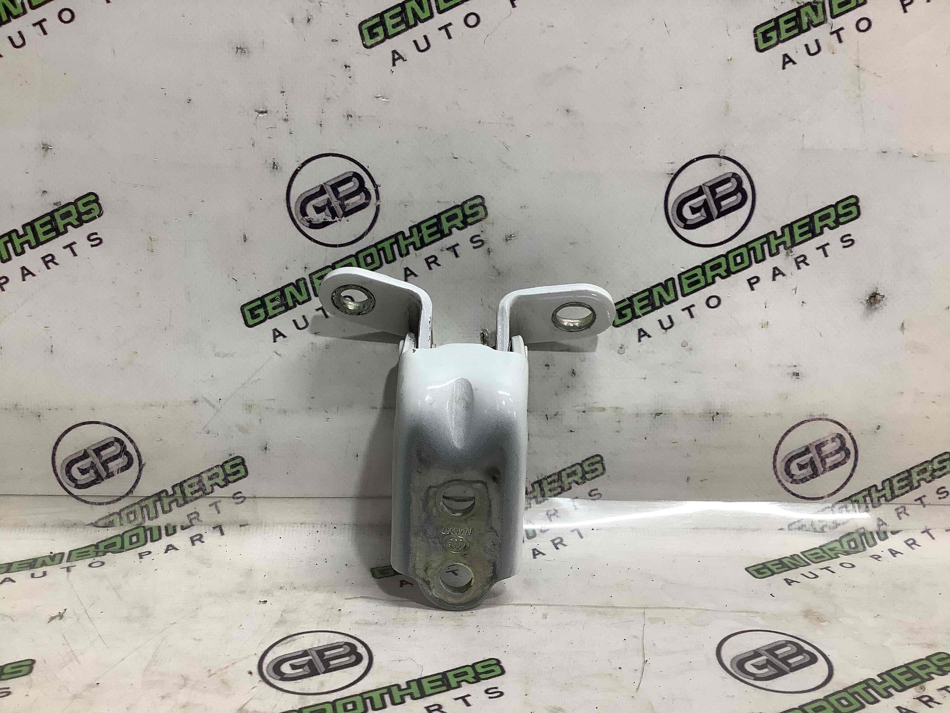 Петля двери, замок двери