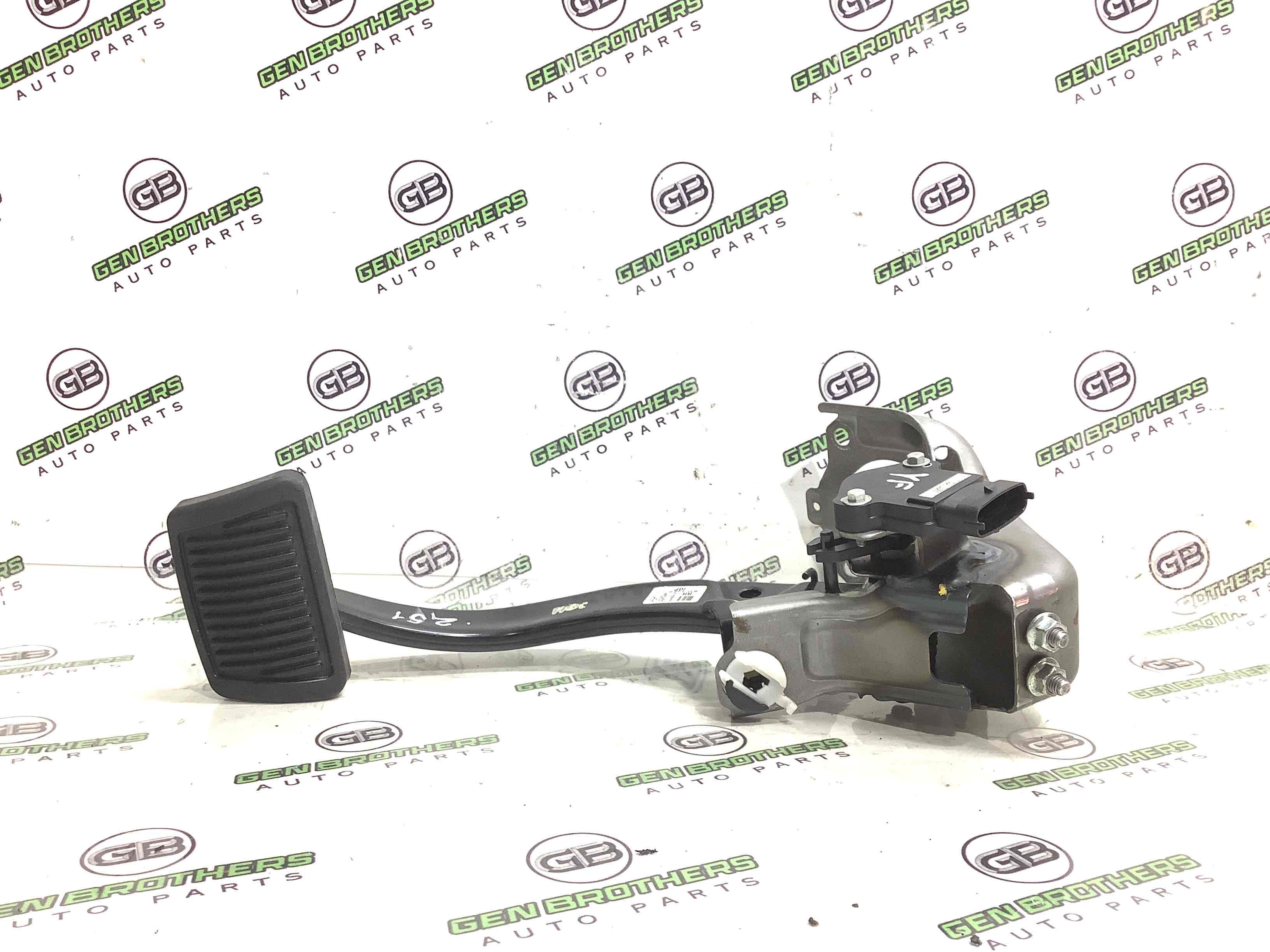 Педаль тормоза