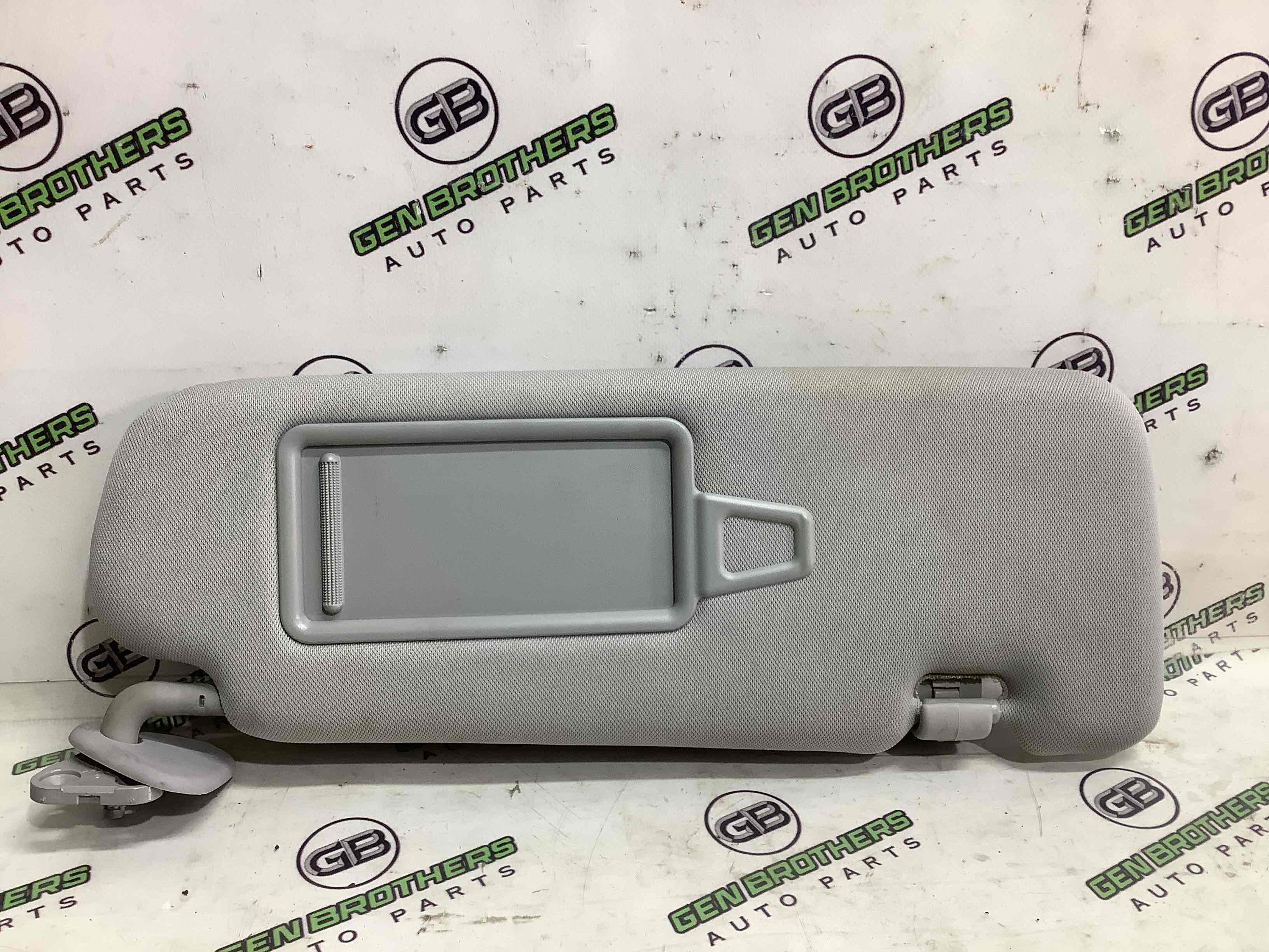 Козырек солнцезащитный