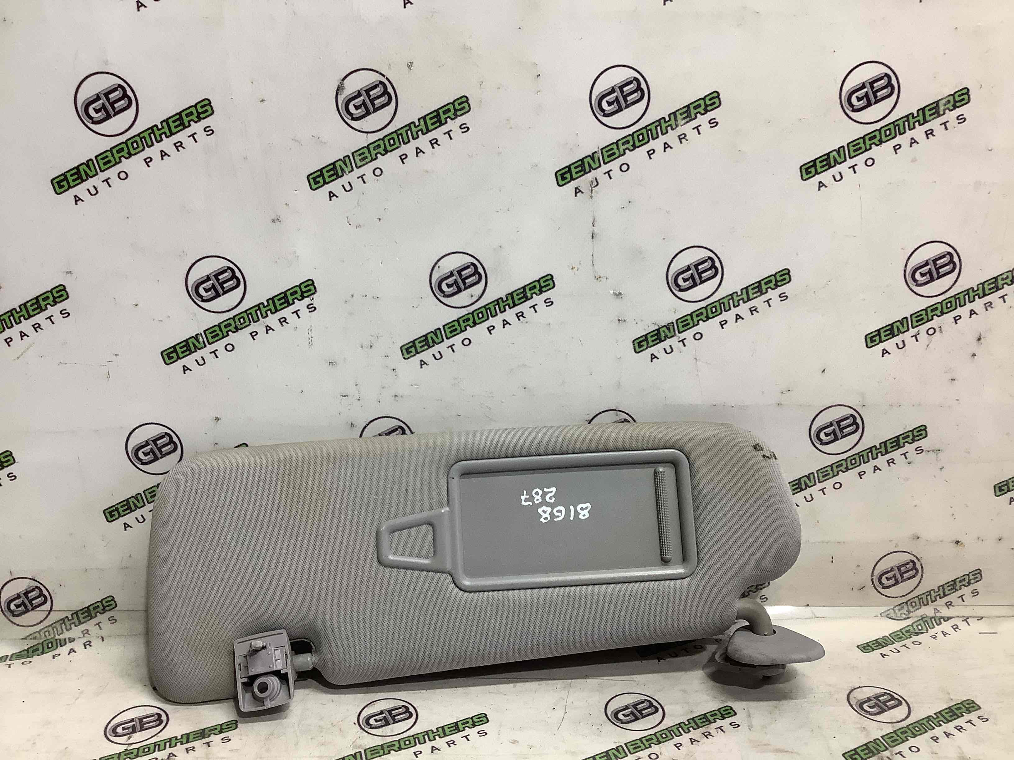 Козырек солнцезащитный