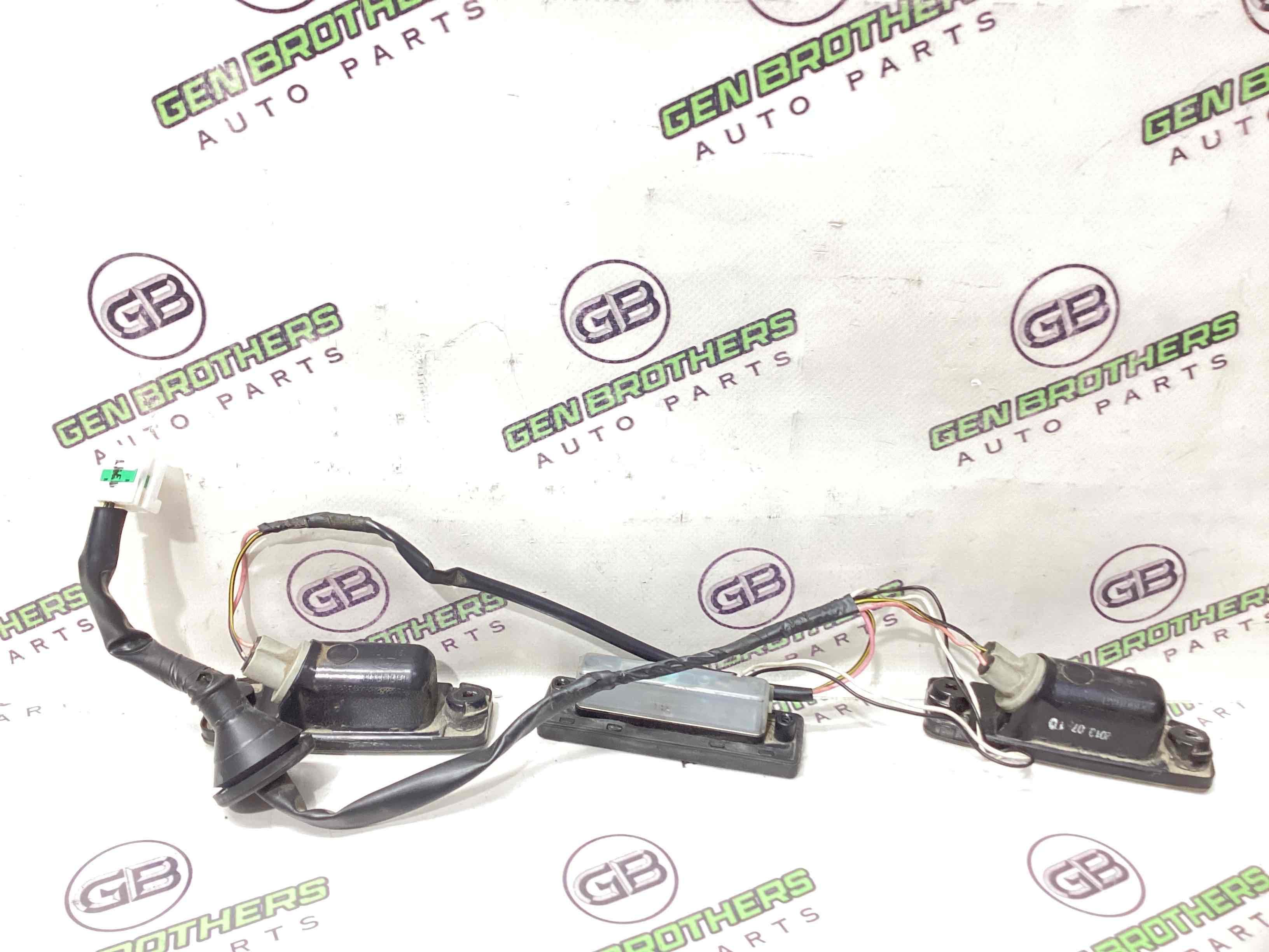 Кнопка открытия багажника