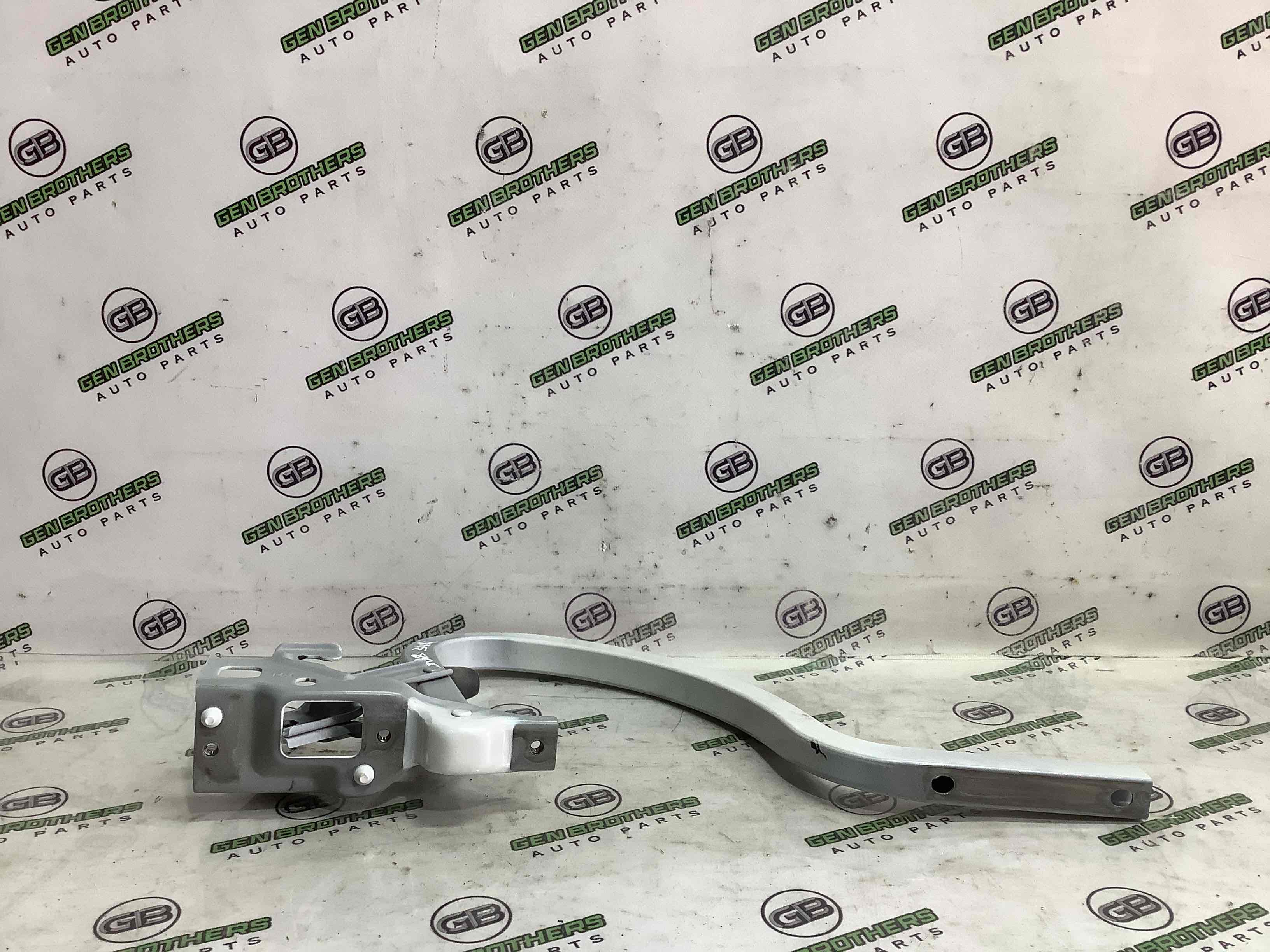 Петля крышки багажника, двери багажника