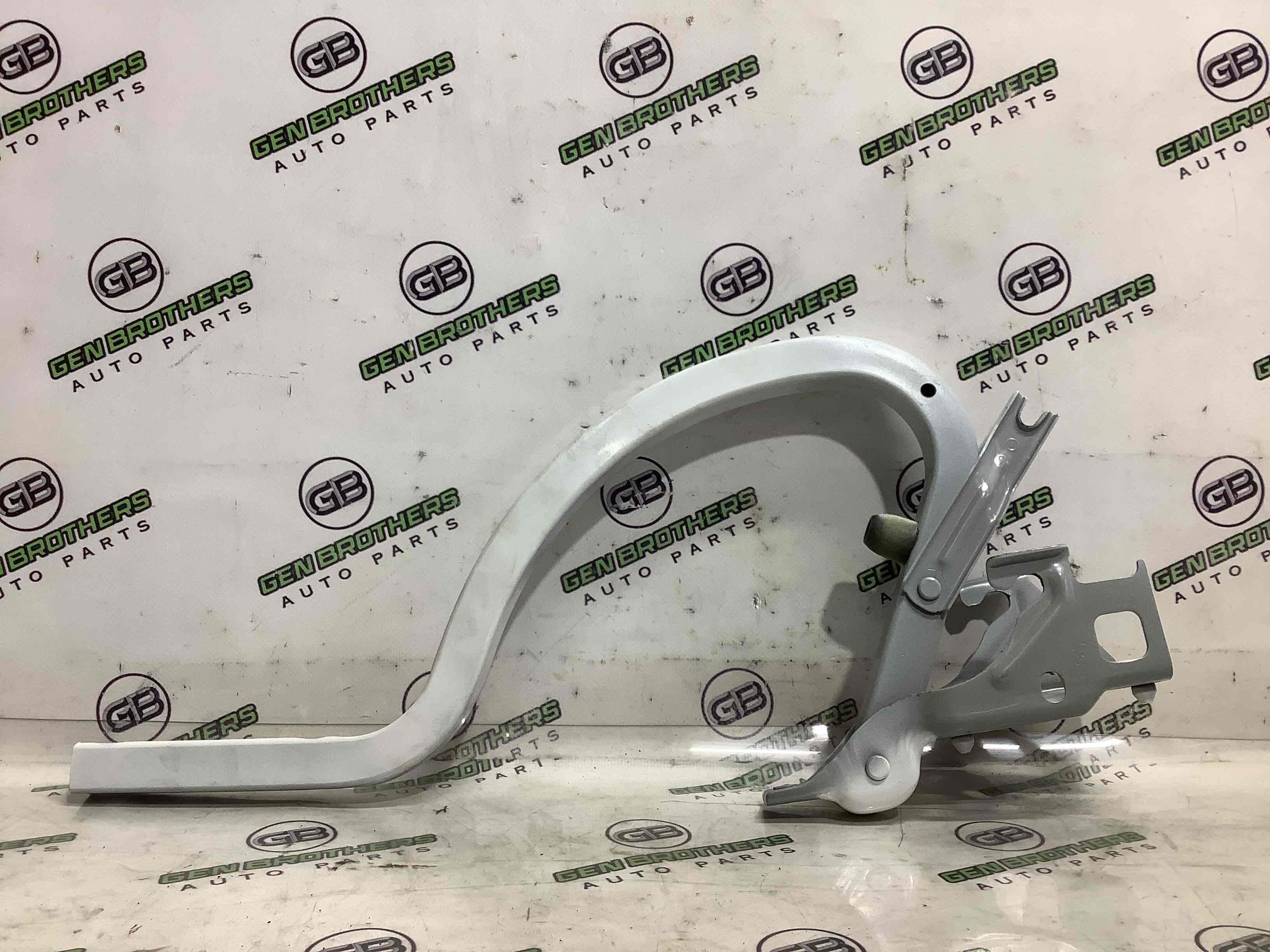 Петля крышки багажника, двери багажника