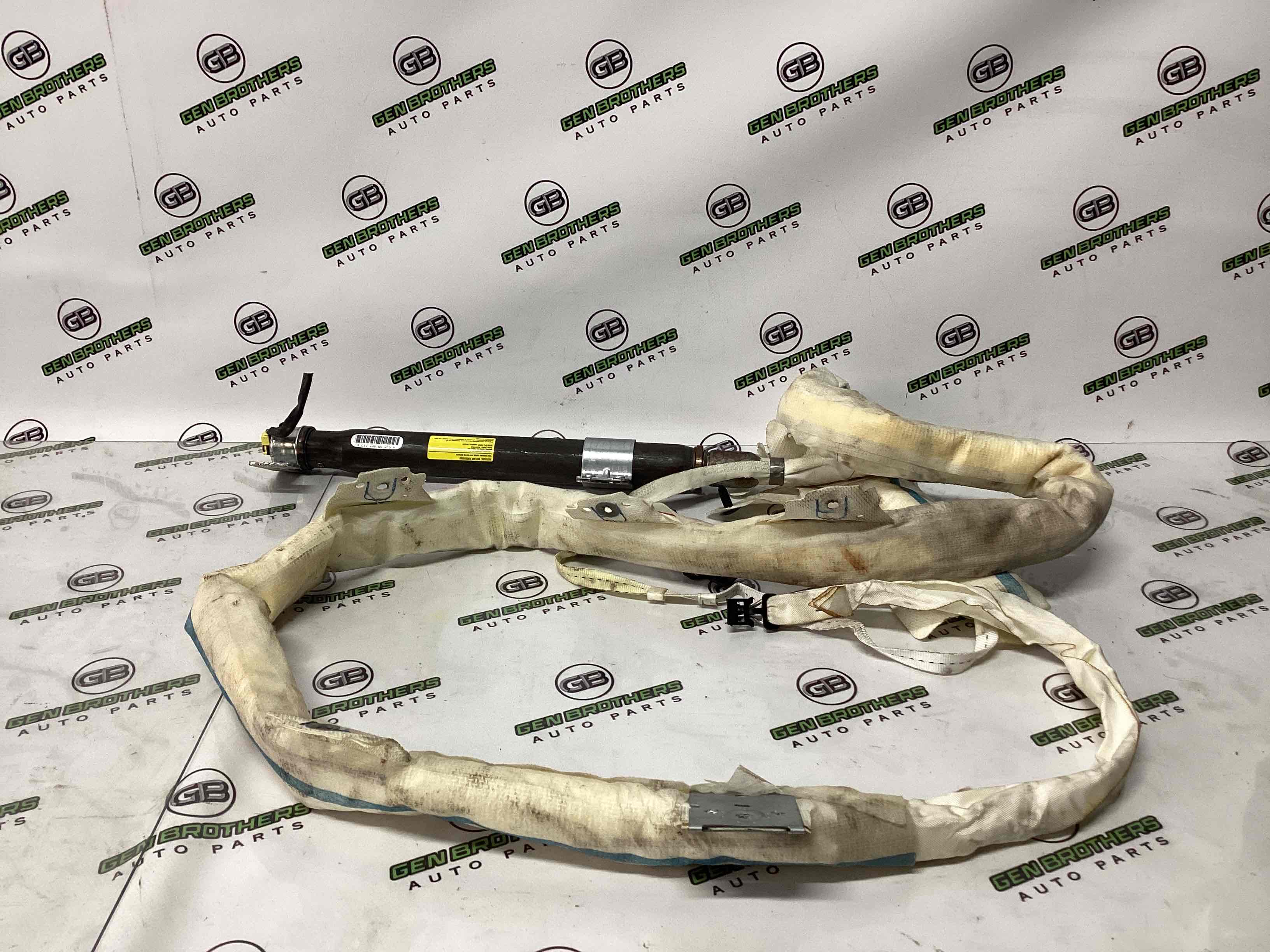 Подушка безпеки збоку шторка