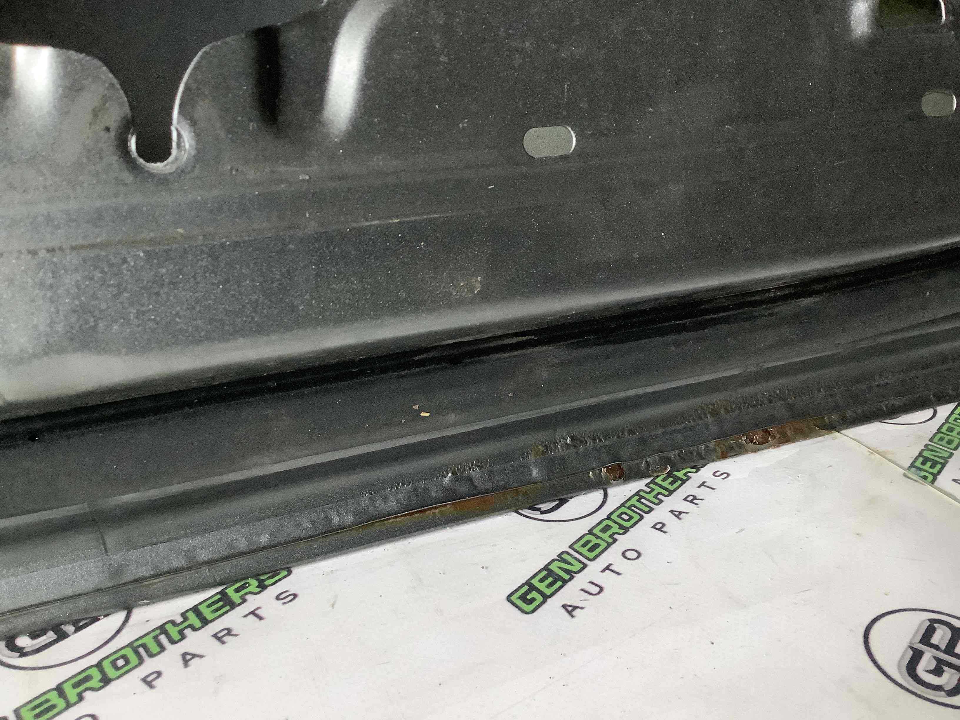 Двері передні права