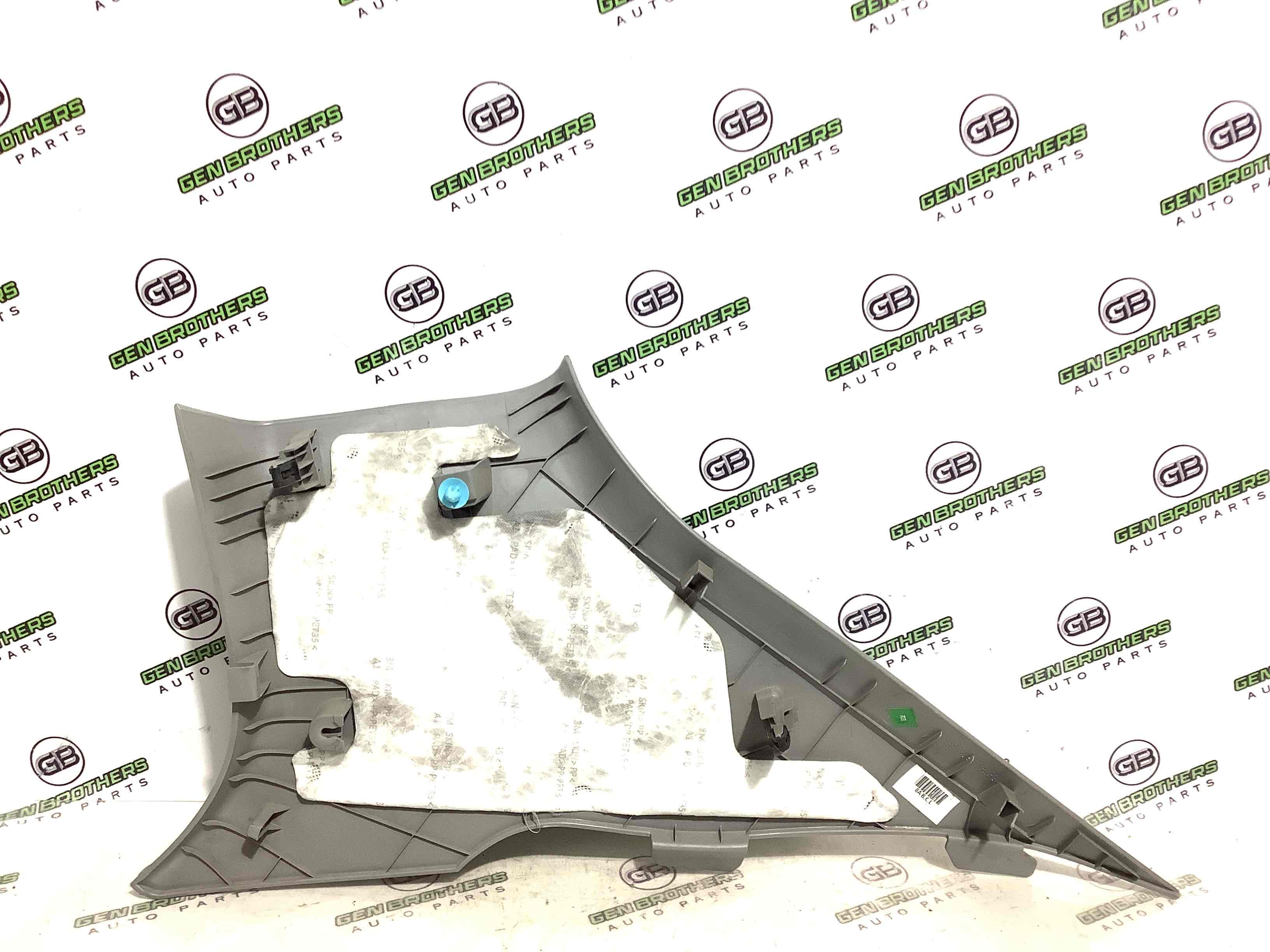 Обшивка задньої стійки ліва