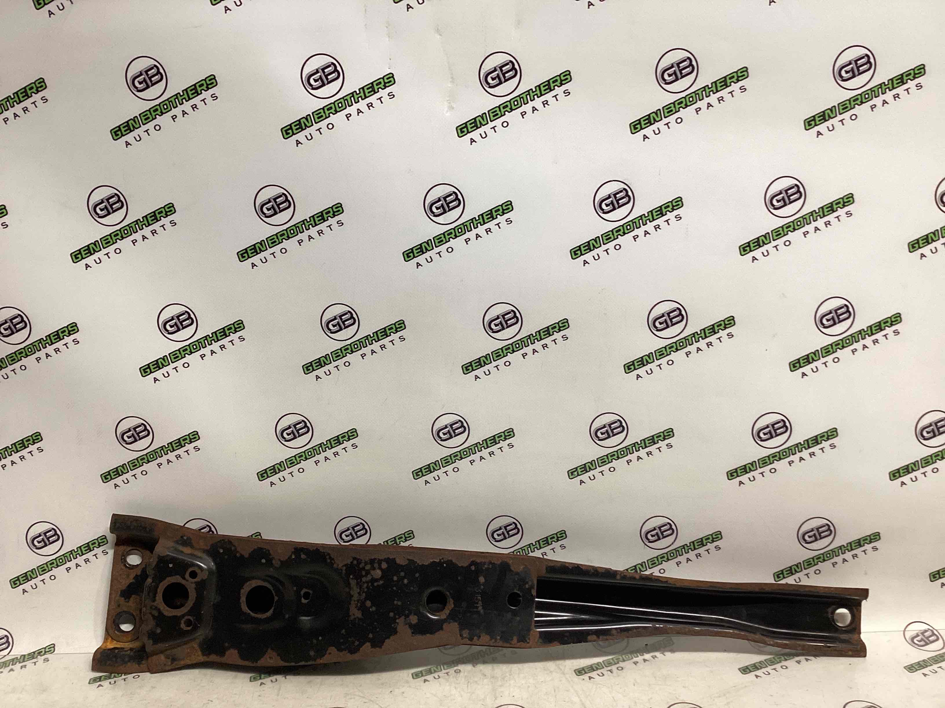 Балка підвіски передня підрамник