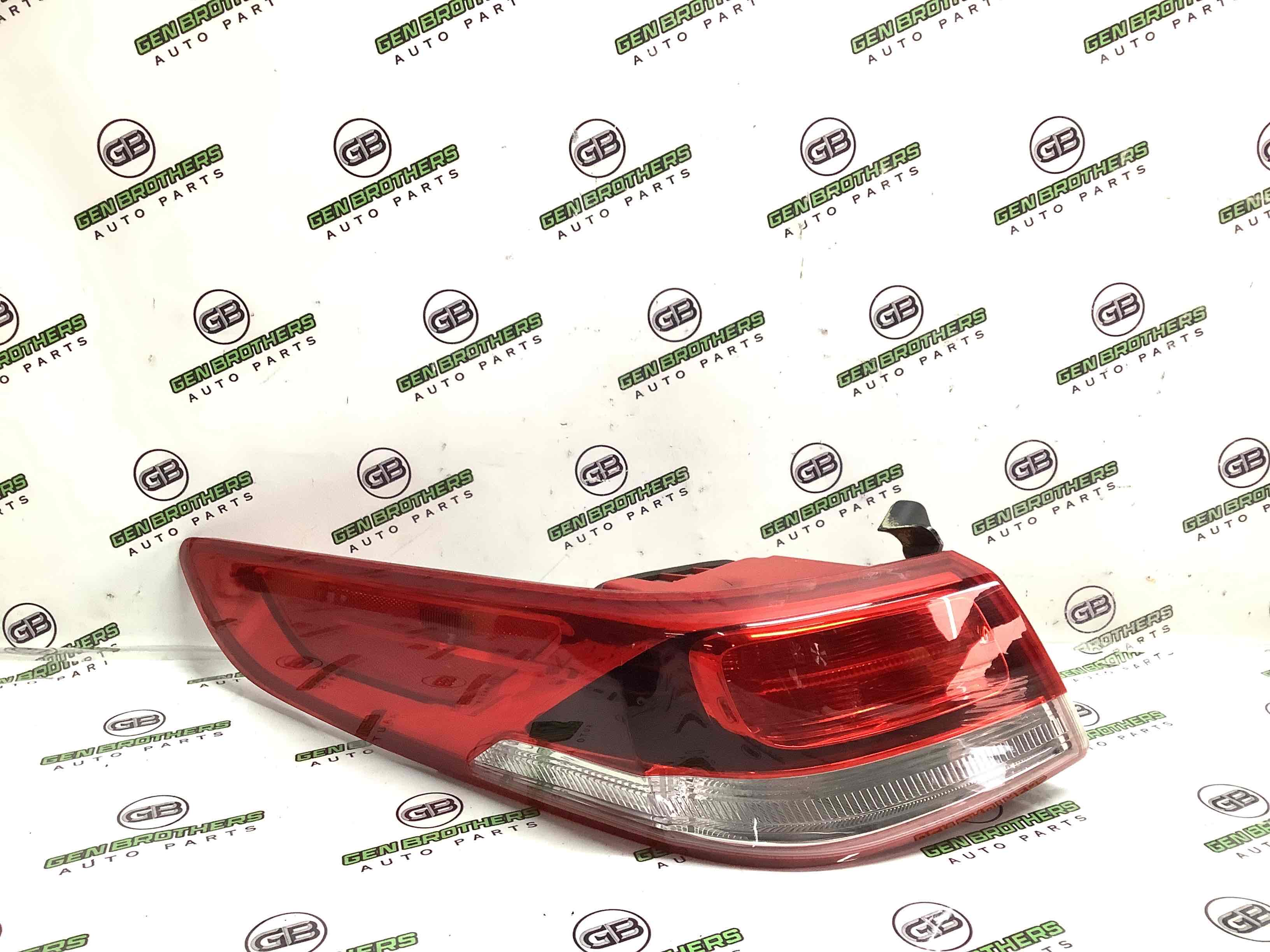 Фонарь задний левый