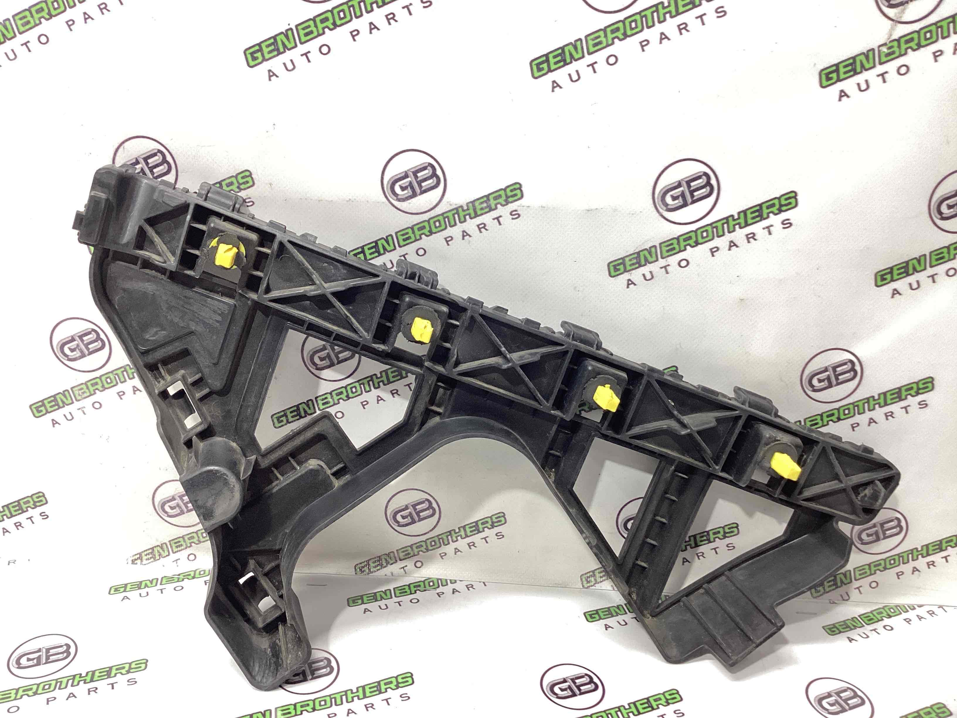 Крепление заднего бампера правое