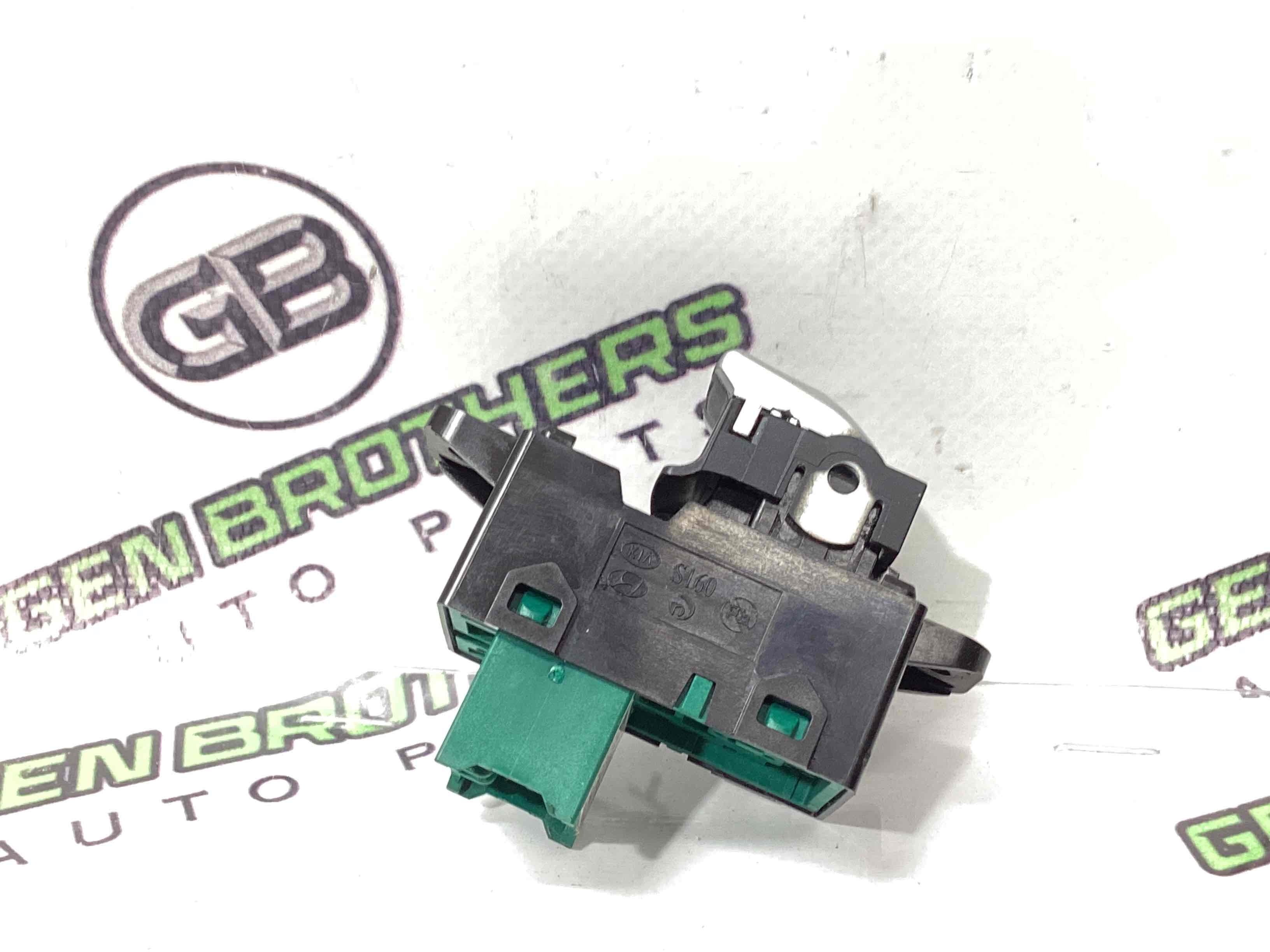 Кнопки управления стеклоподъемниками