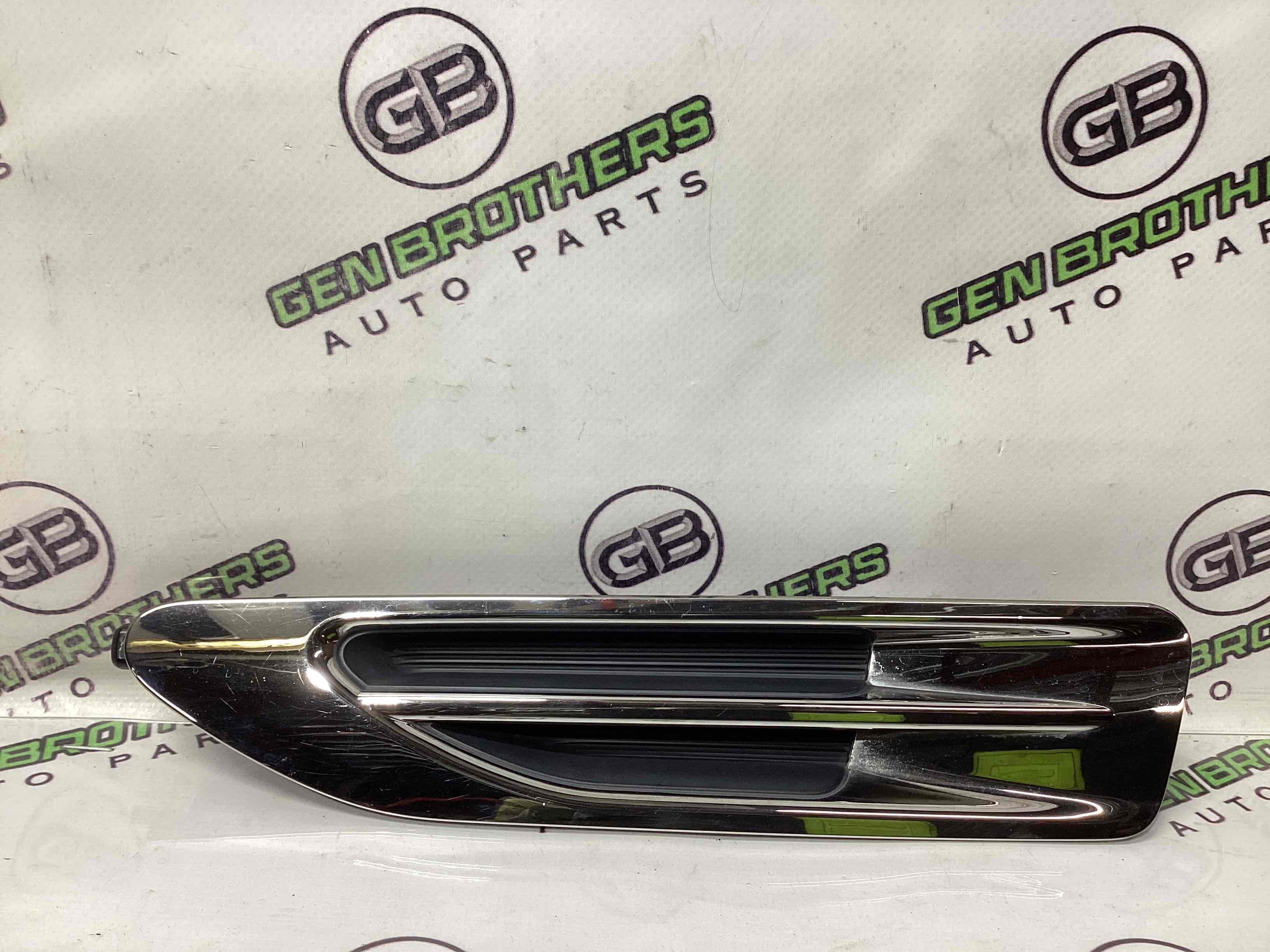 Молдинг крылья, играть и жабры крылья