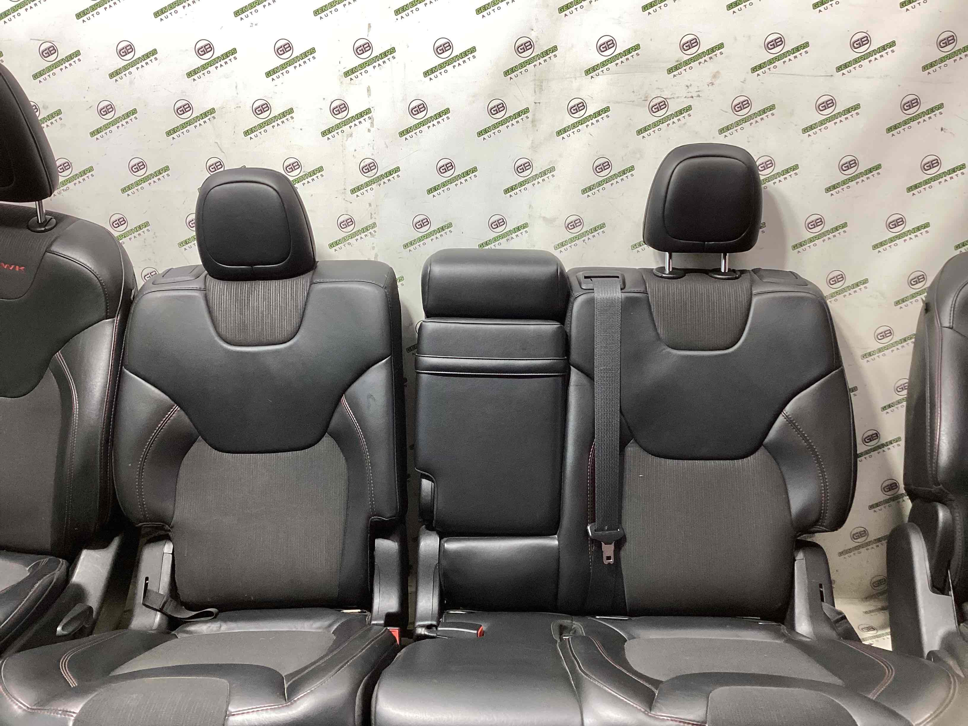 Салон комплект сидінь