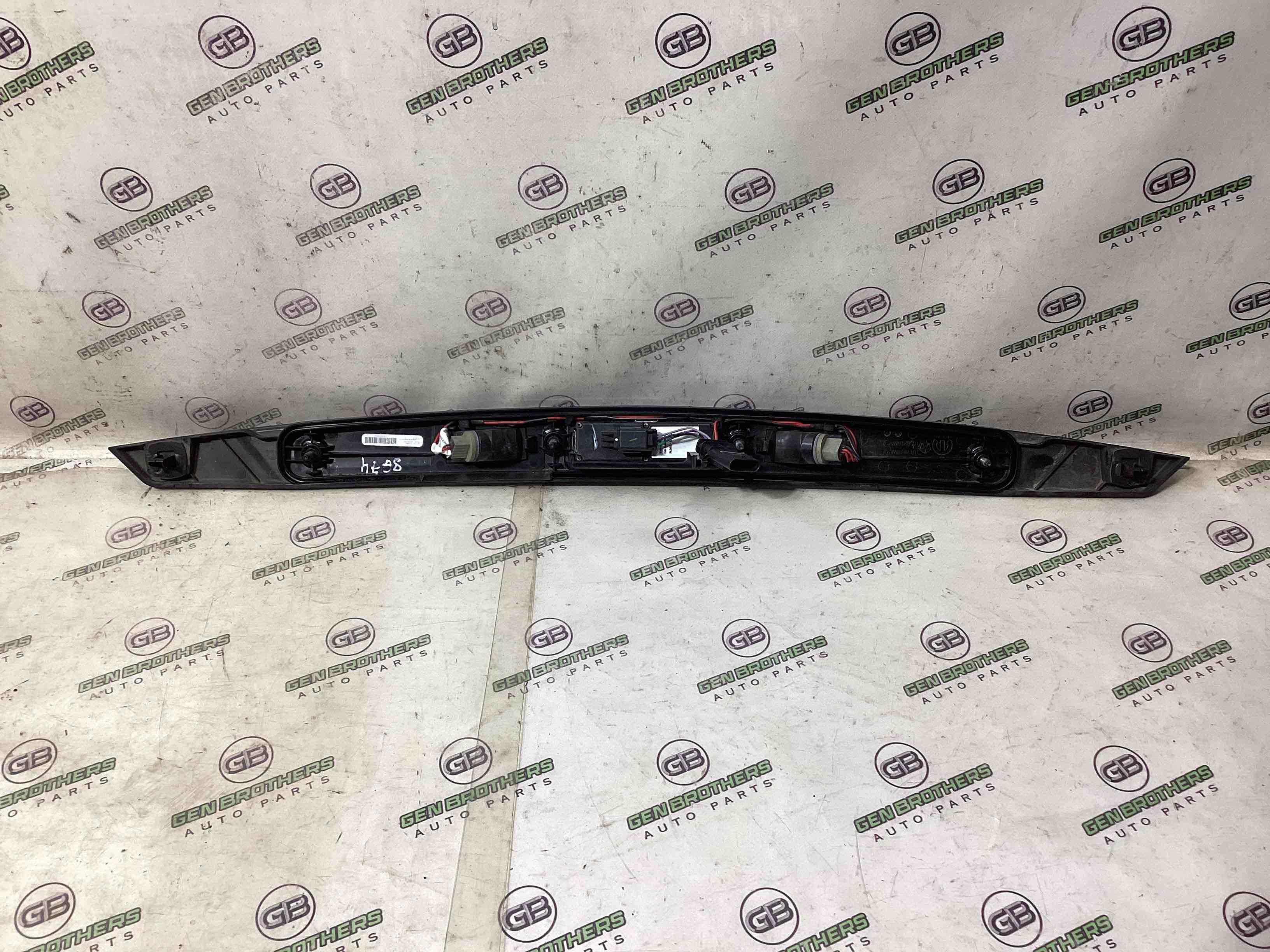 Молдинг двері багажника, кришки багажника, задні молдинги кузова