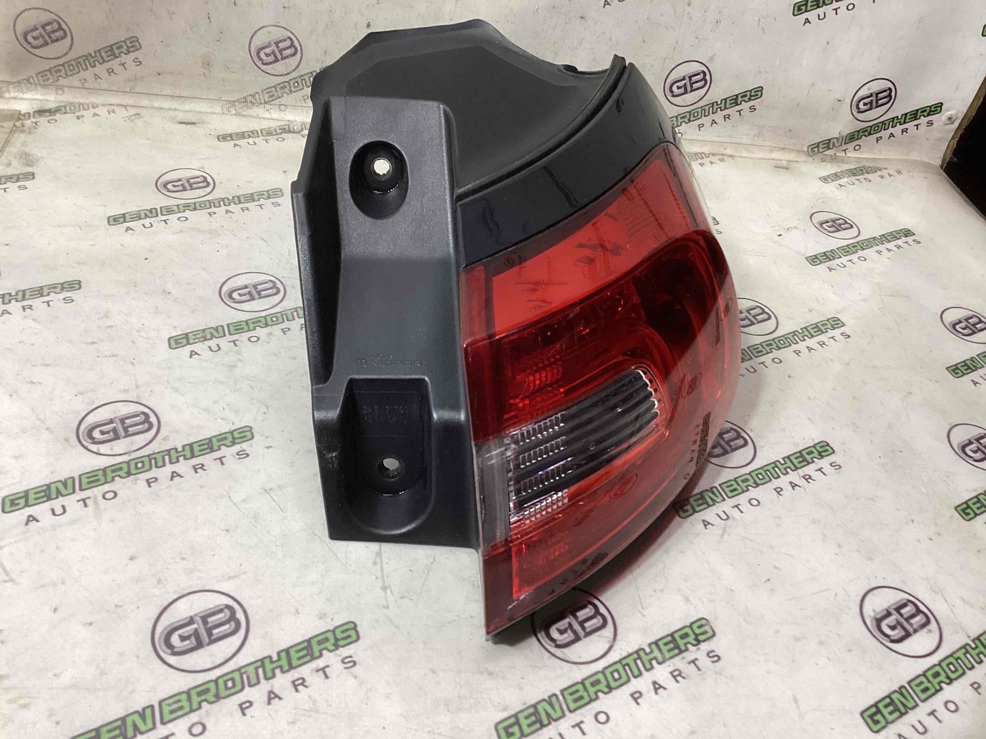 Ліхтар задній правий