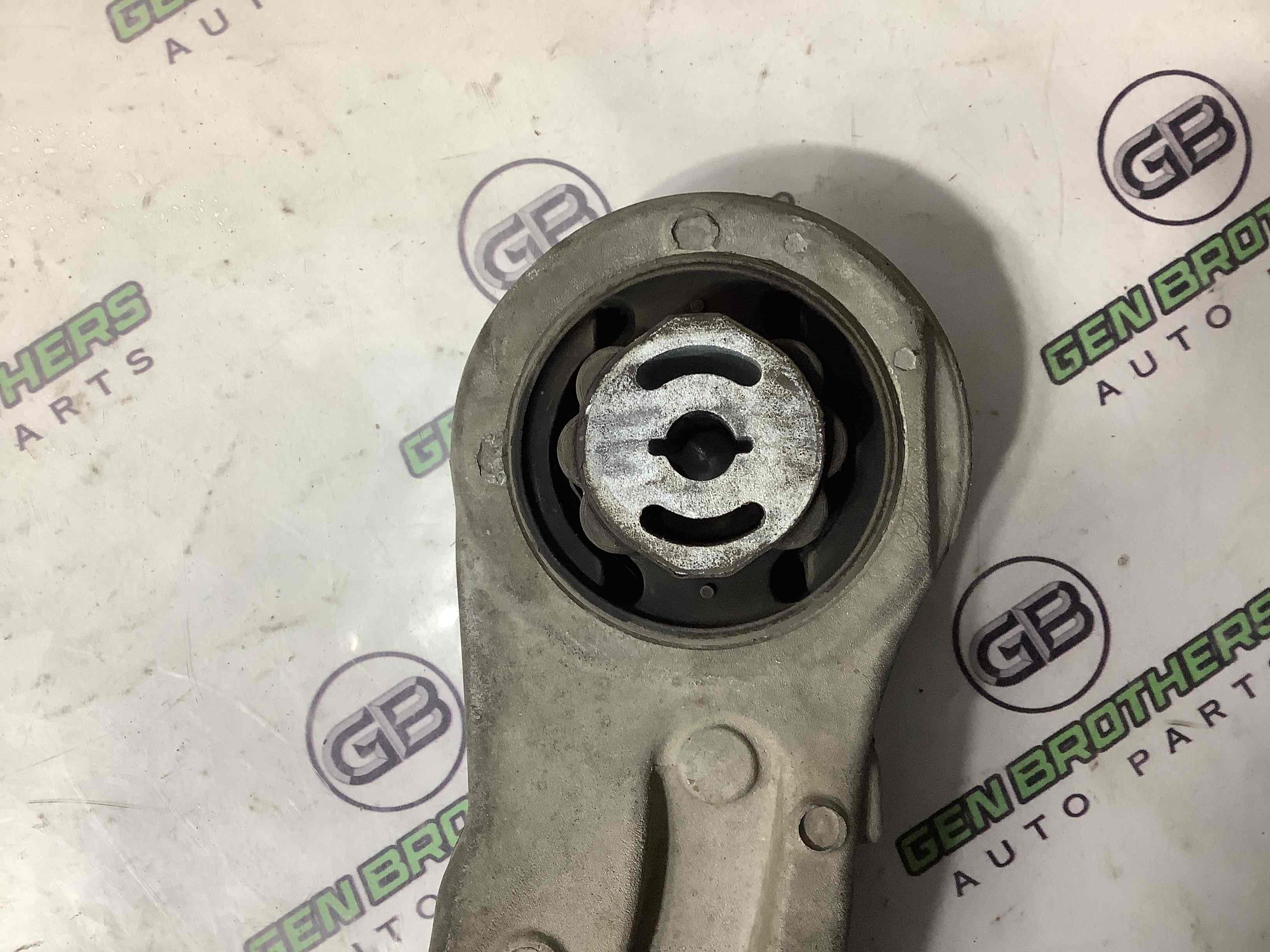 Важіль передній лівий