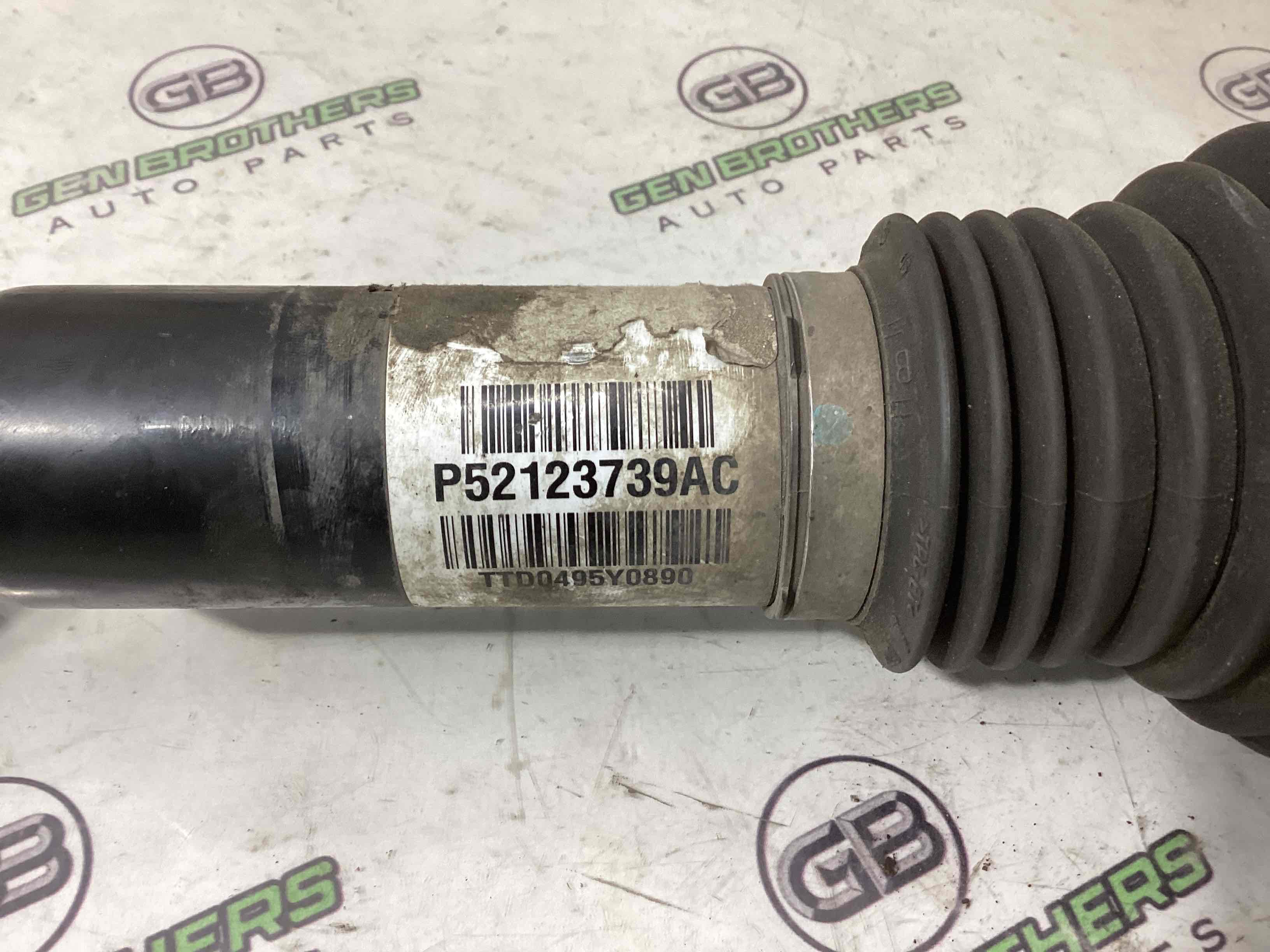 Піввісь передня права (привідний вал, ШРУС)