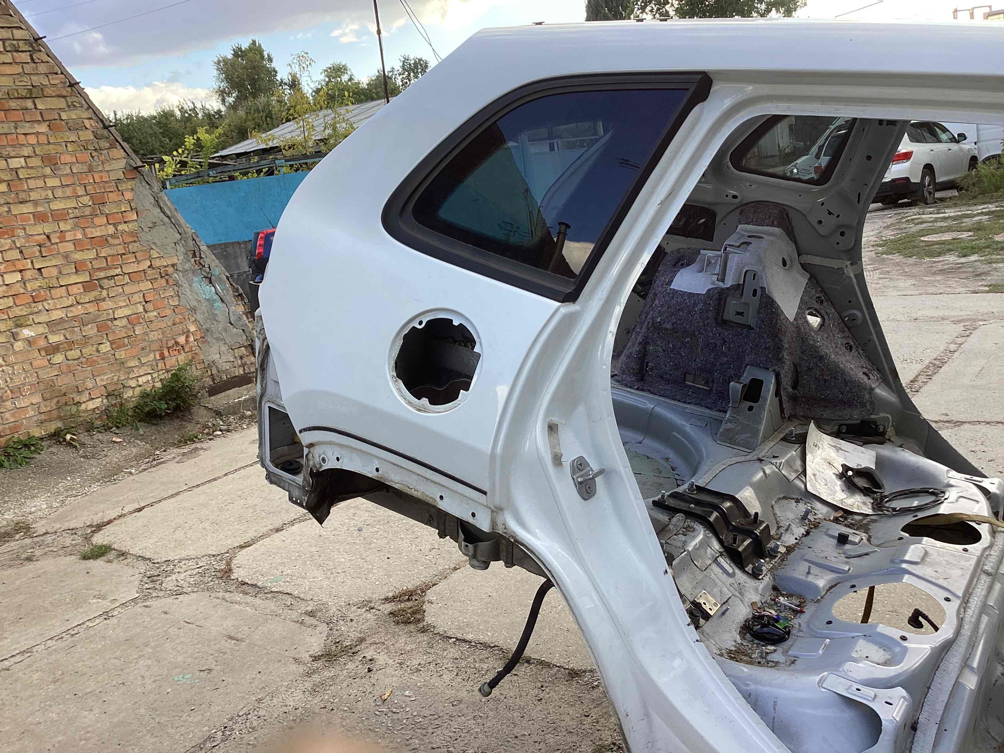 Чверть задня права