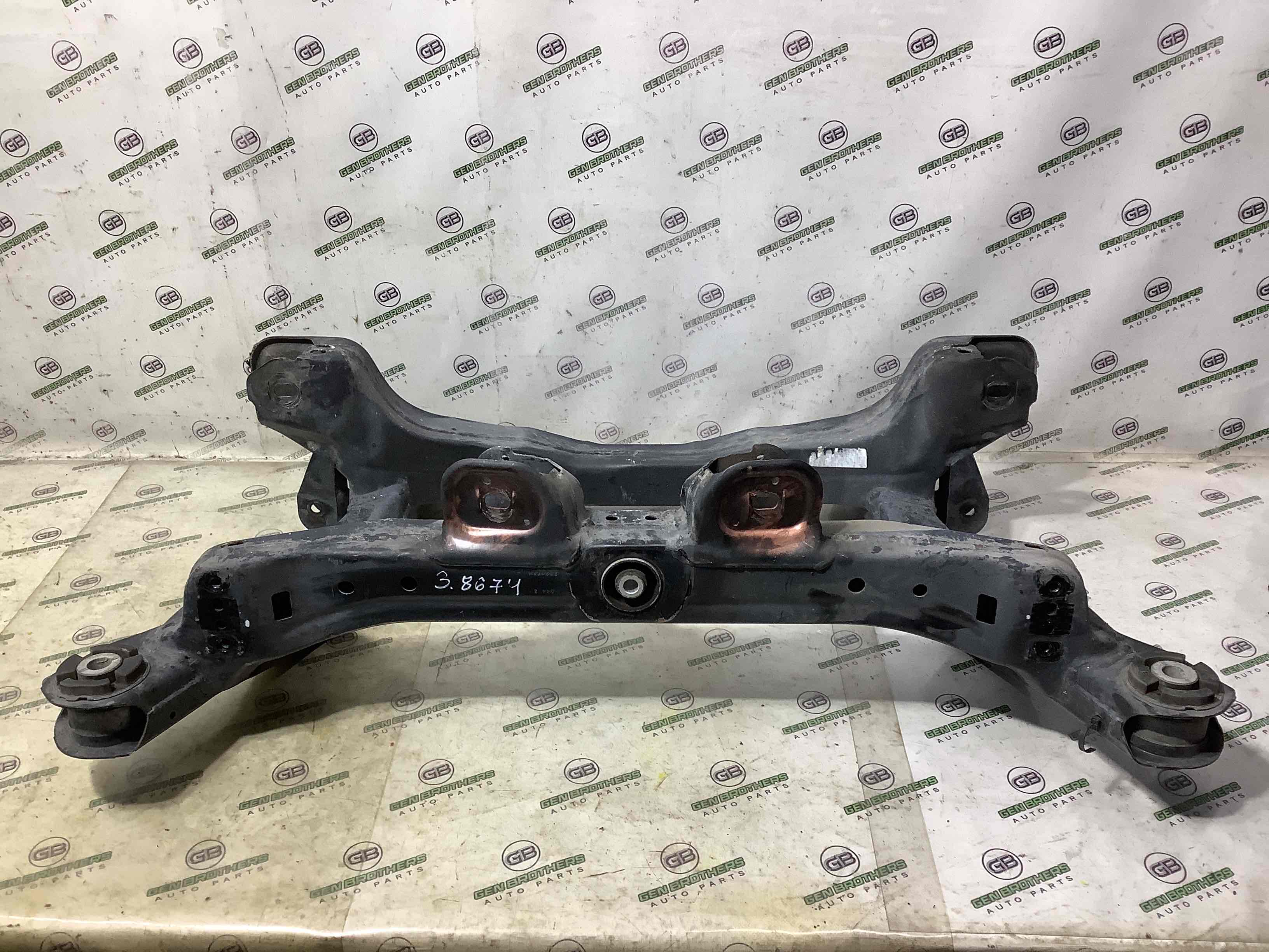 Балка підвіски задня підрамник