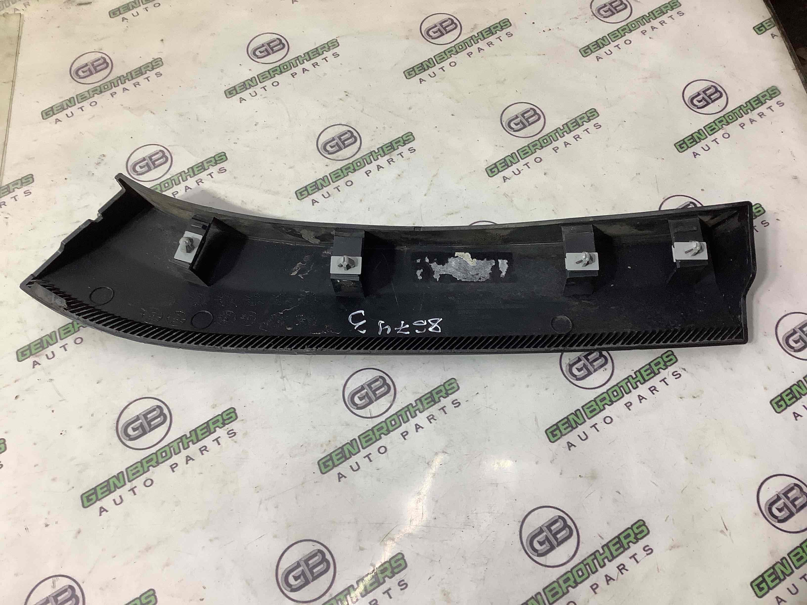 Молдинг крила, грати та зябра крила